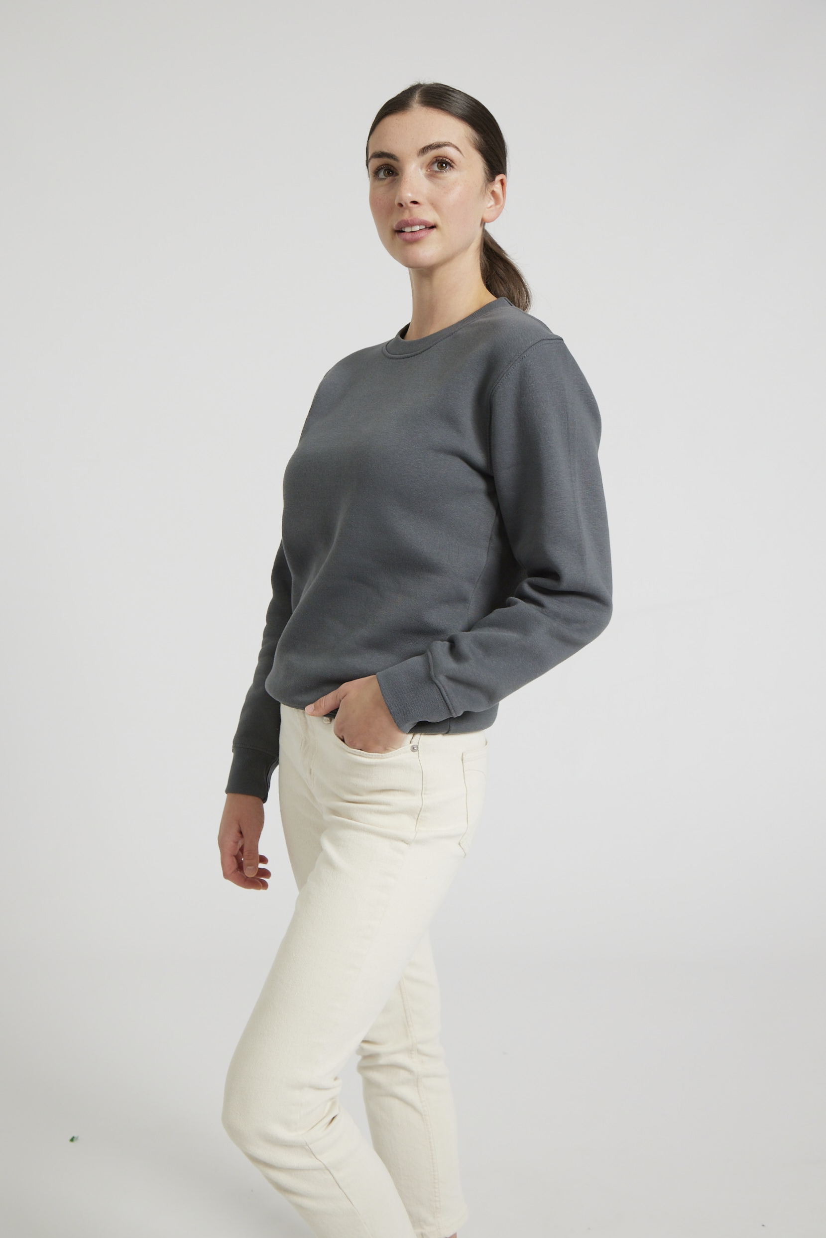 CR03-v2.0-Studio_124