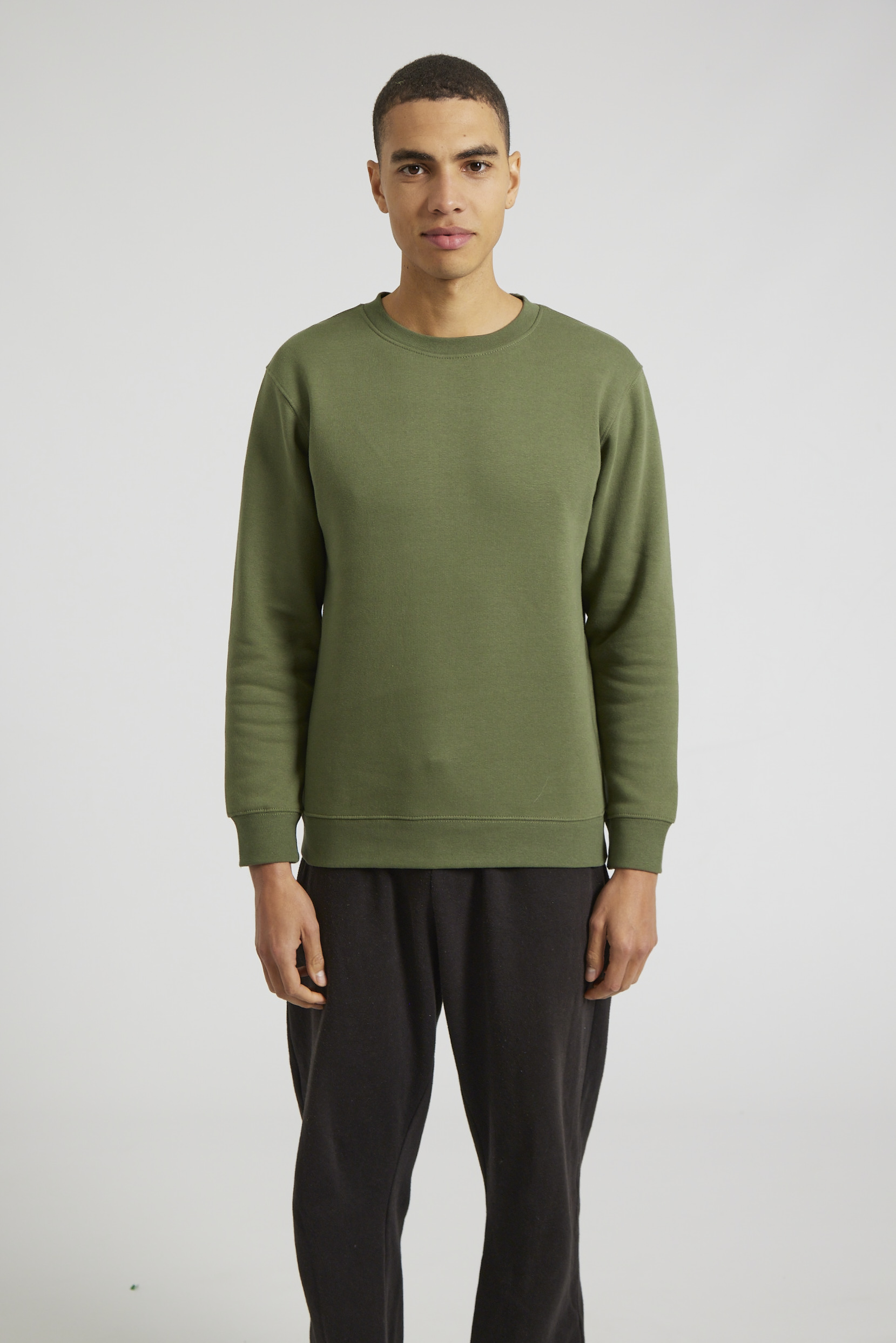 CR03-v2.0-Studio_160