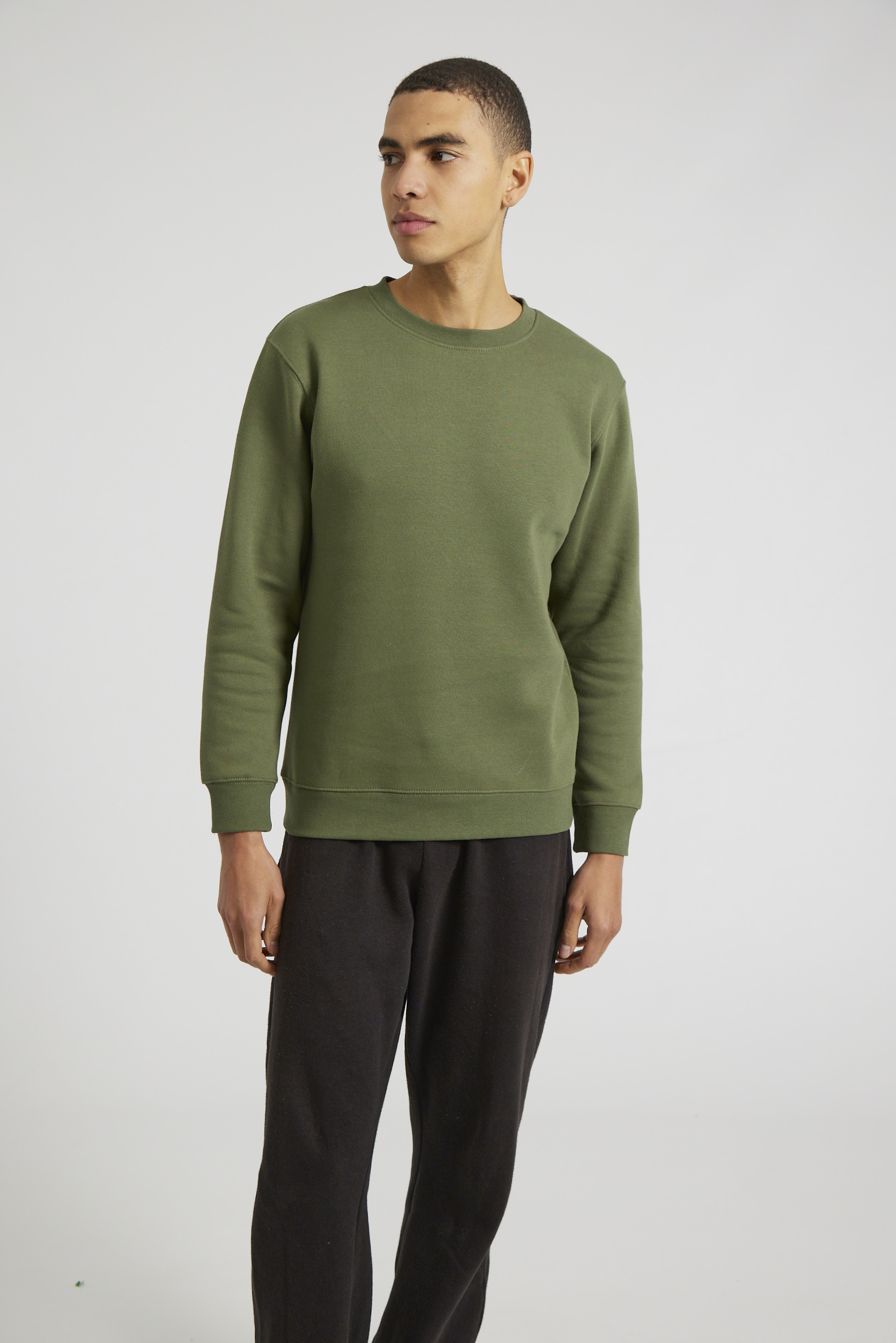 CR03-v2.0-Studio_165