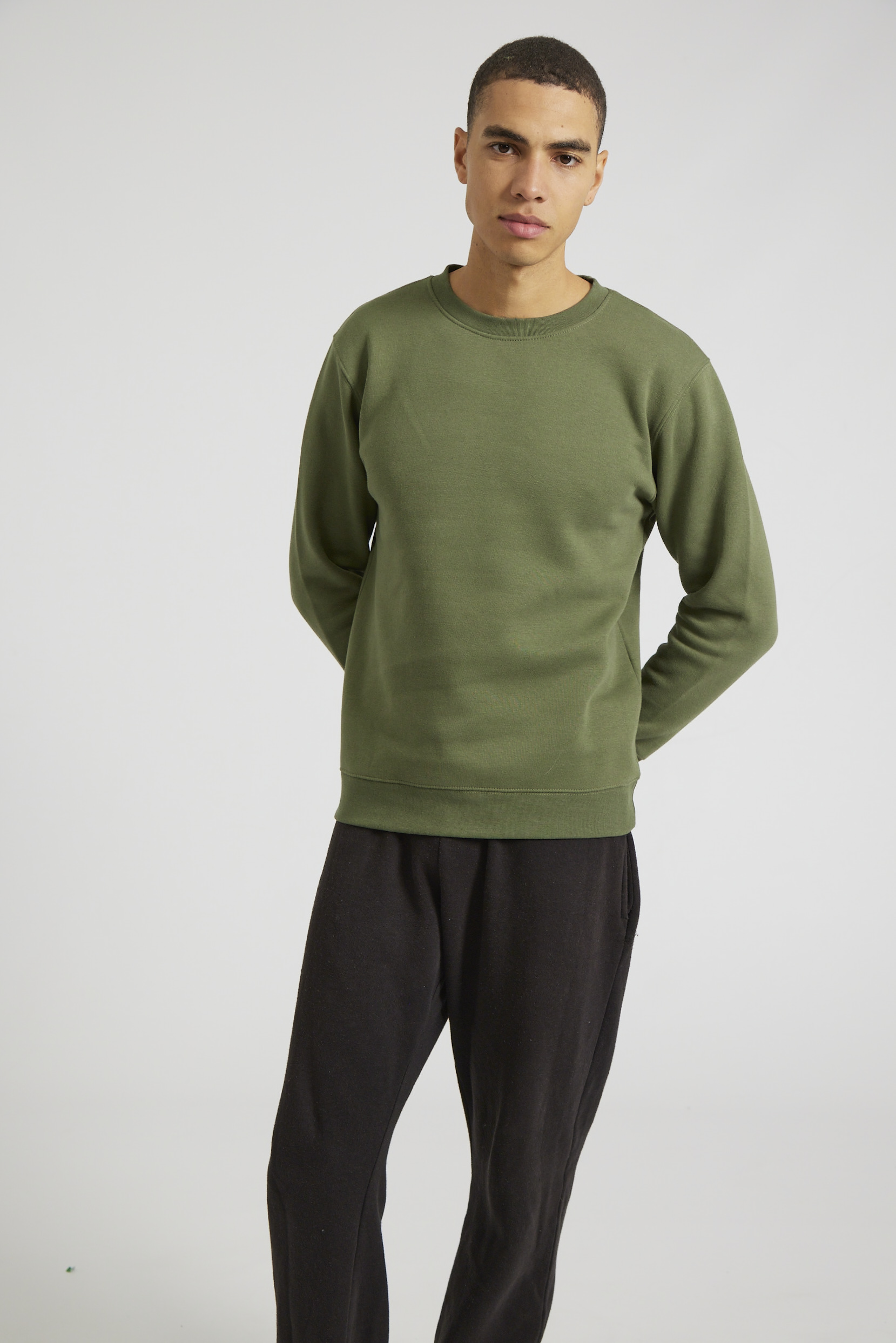 CR03-v2.0-Studio_170