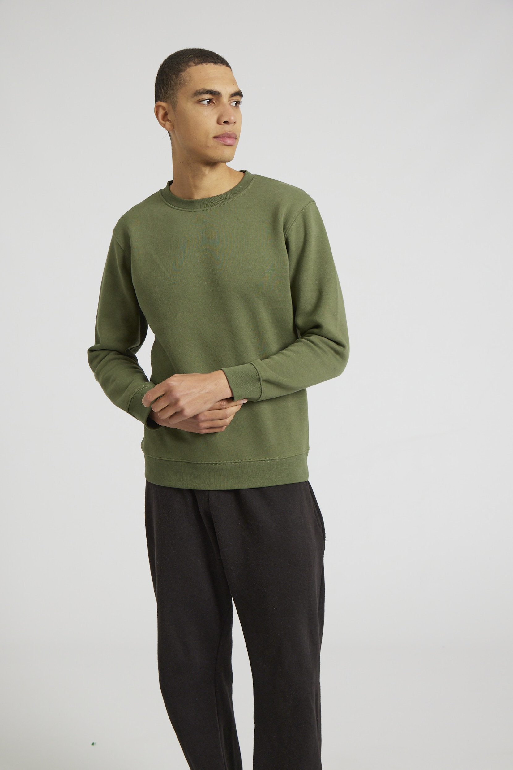 CR03-v2.0-Studio_175