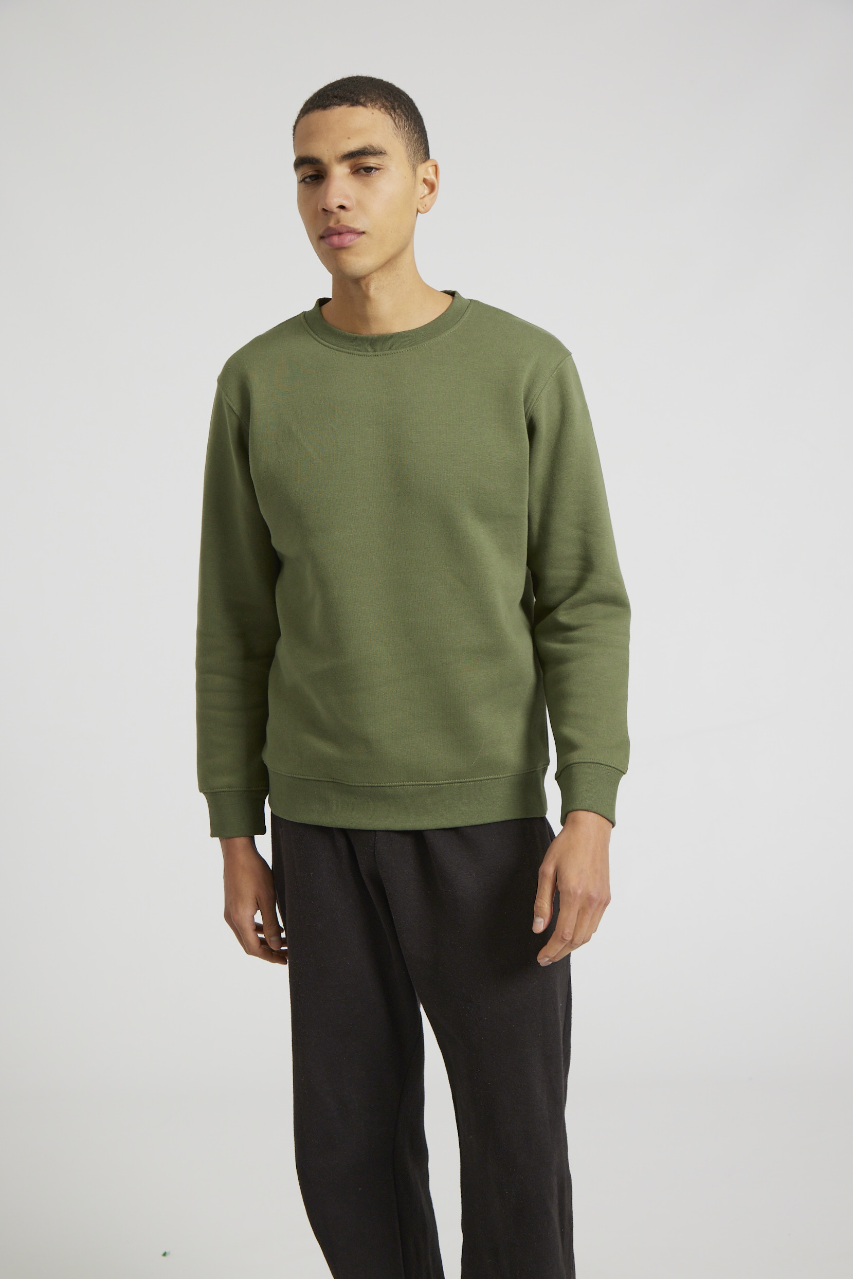 CR03-v2.0-Studio_191