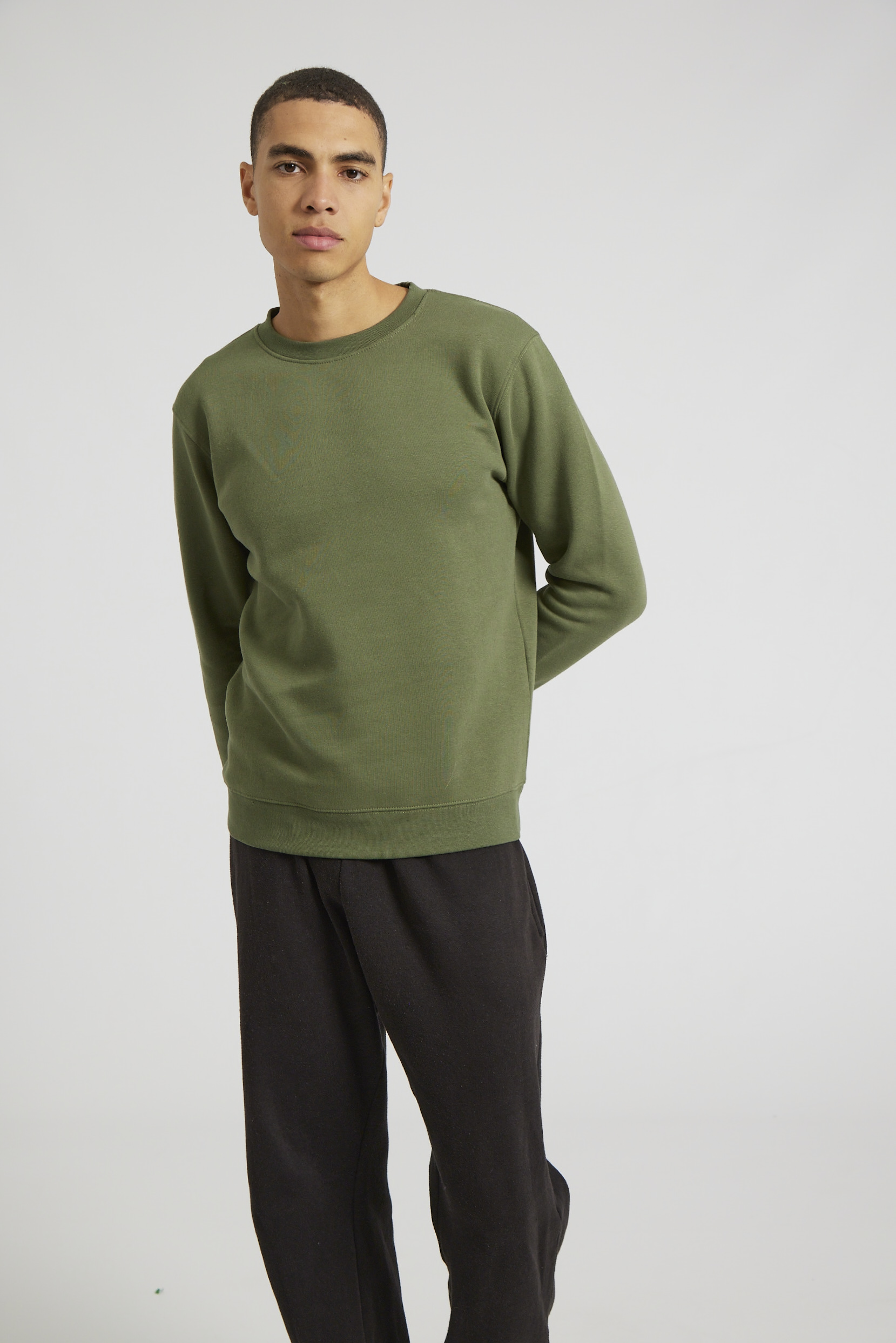 CR03-v2.0-Studio_195