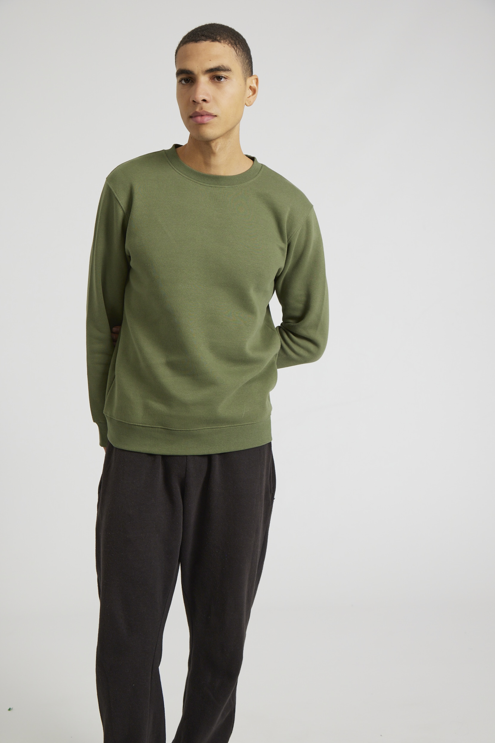 CR03-v2.0-Studio_197