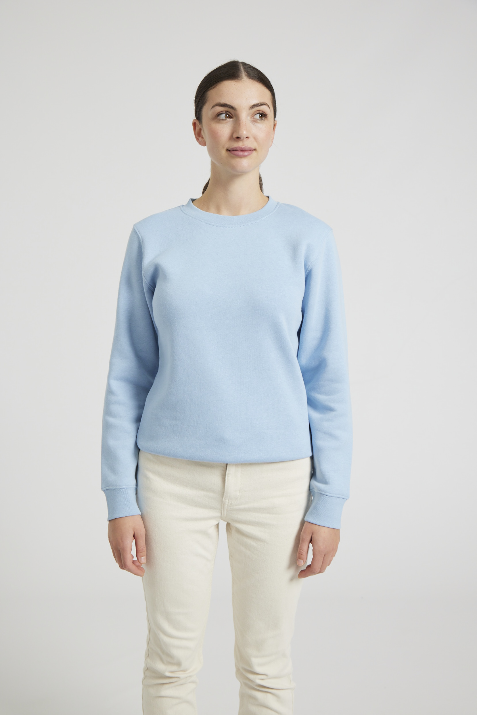 CR03-v2.0-Studio_203