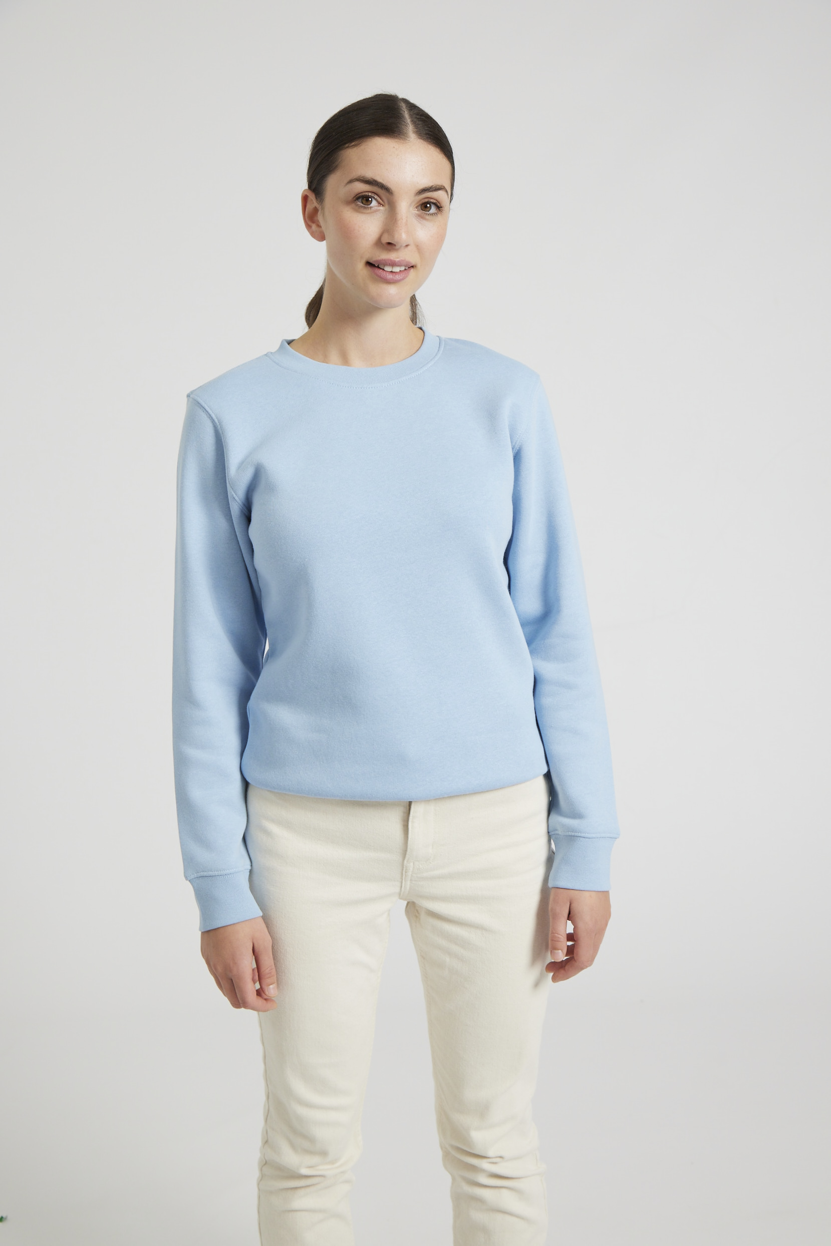 CR03-v2.0-Studio_215