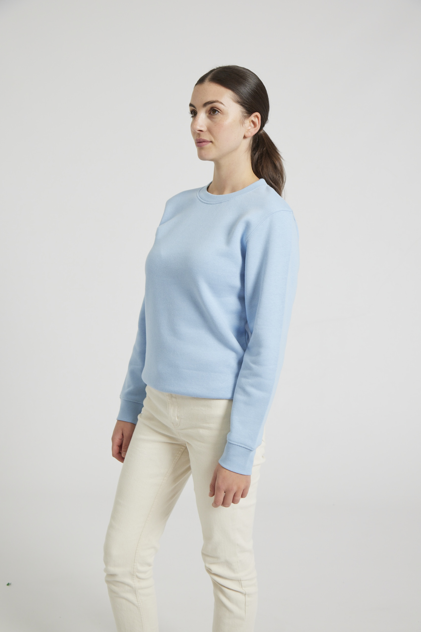 CR03-v2.0-Studio_218