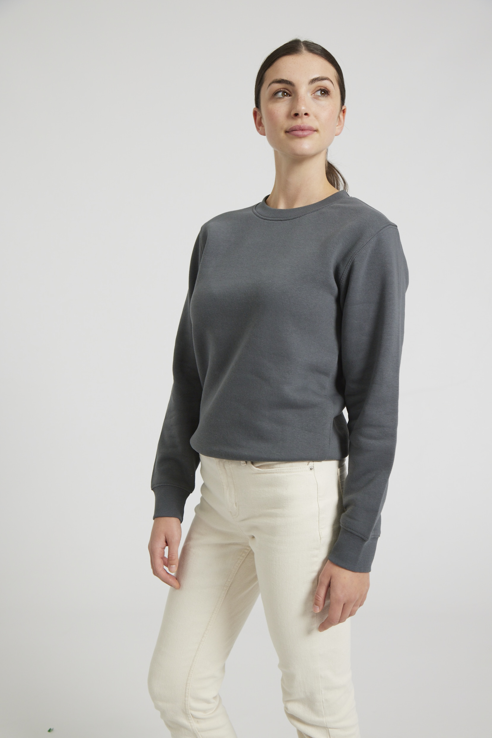 CR03-v2.0-Studio_223