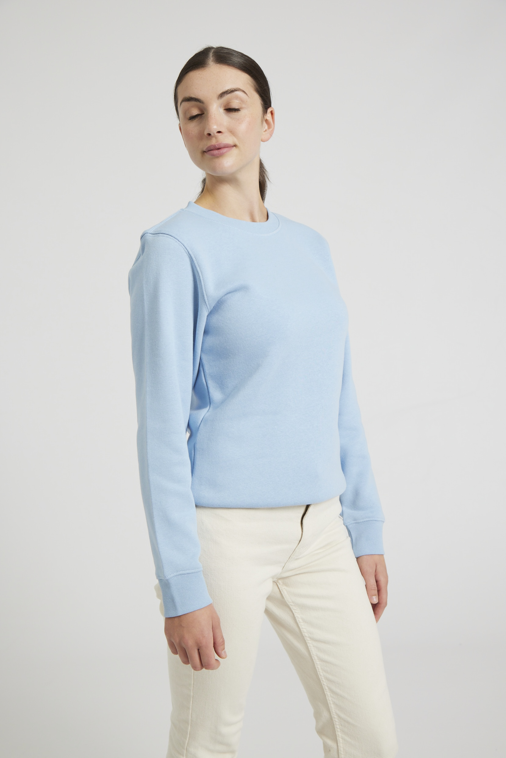 CR03-v2.0-Studio_247