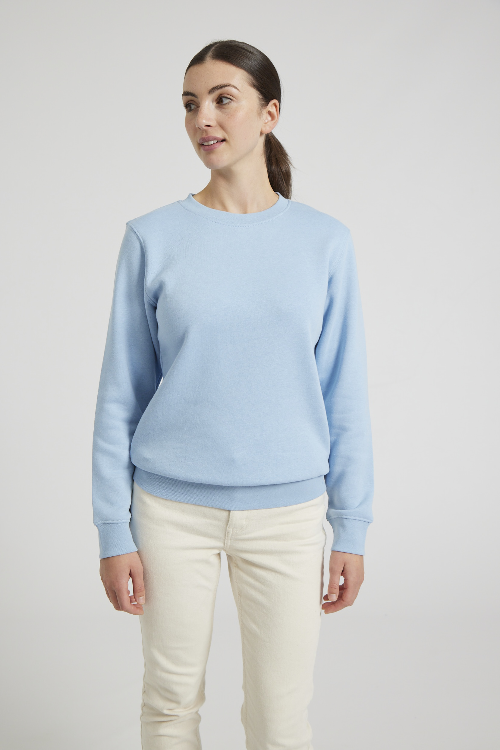 CR03-v2.0-Studio_259