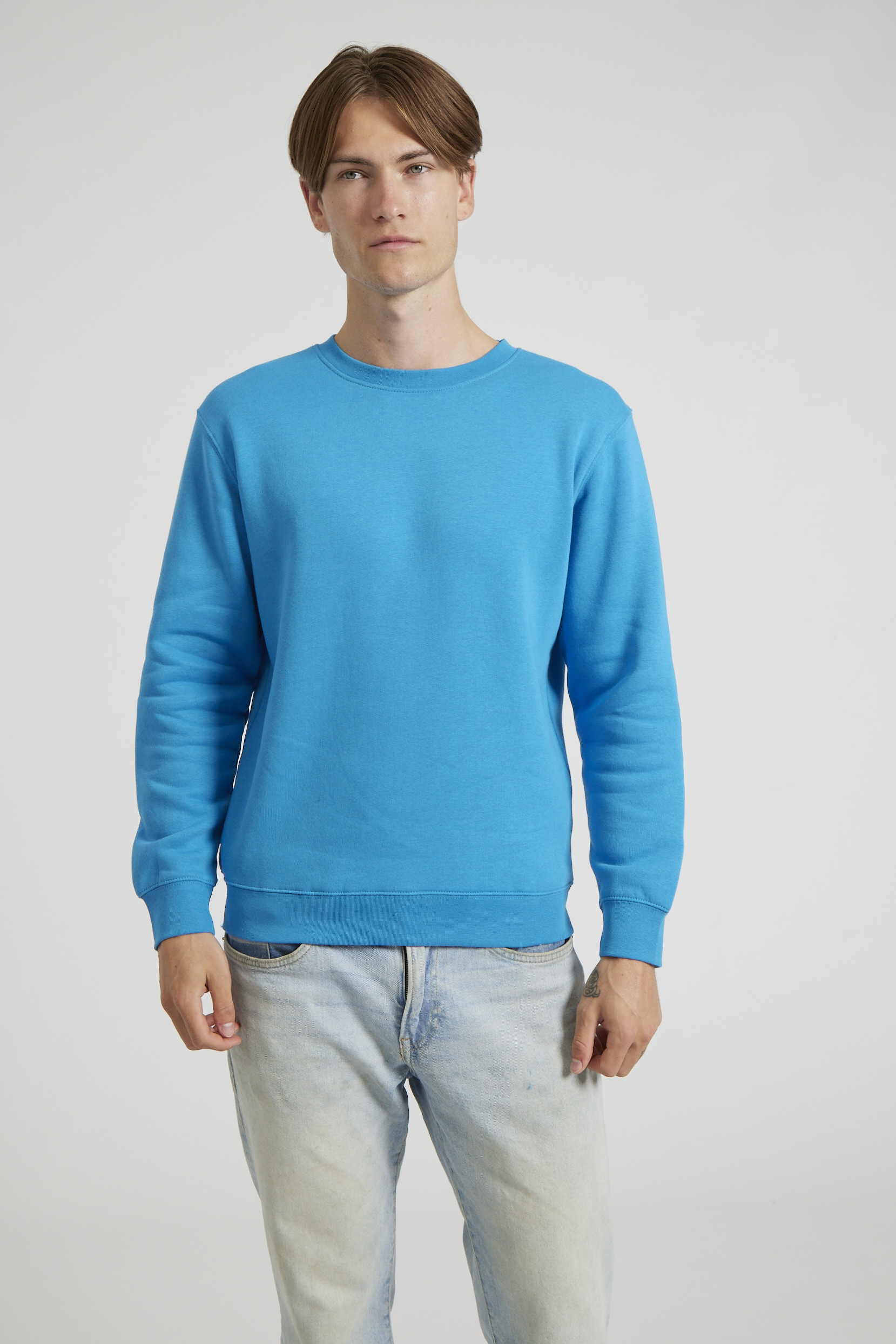 CR03-v2.0-Studio_263