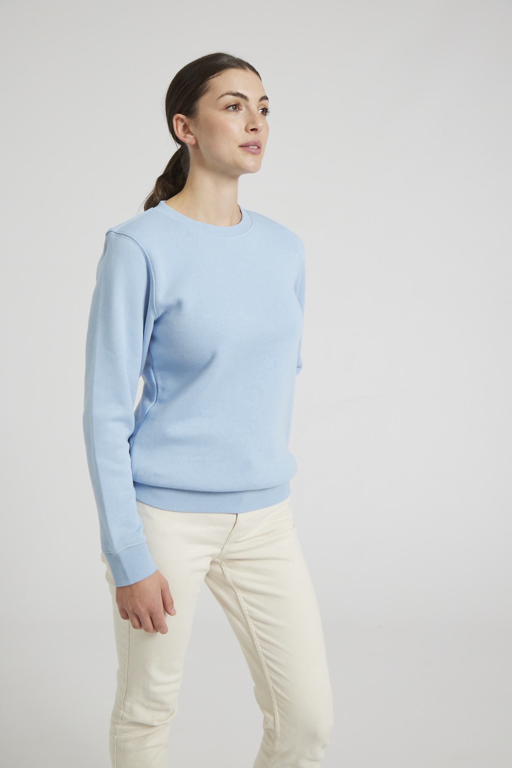 CR03-v2.0-Studio_264