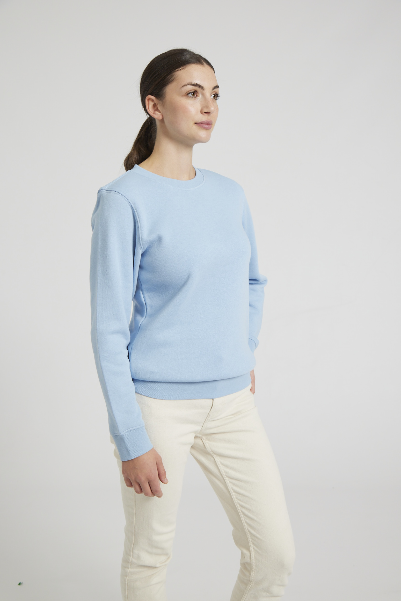 CR03-v2.0-Studio_265