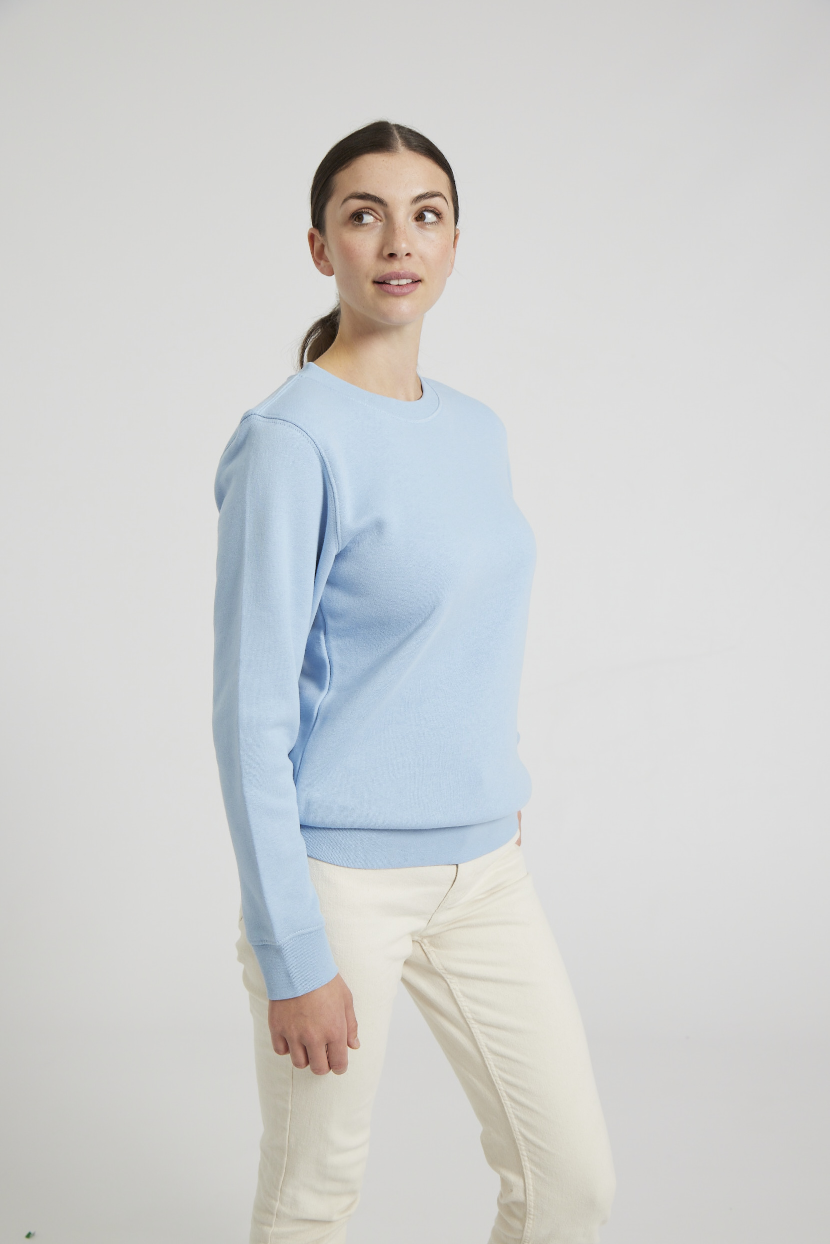 CR03-v2.0-Studio_269