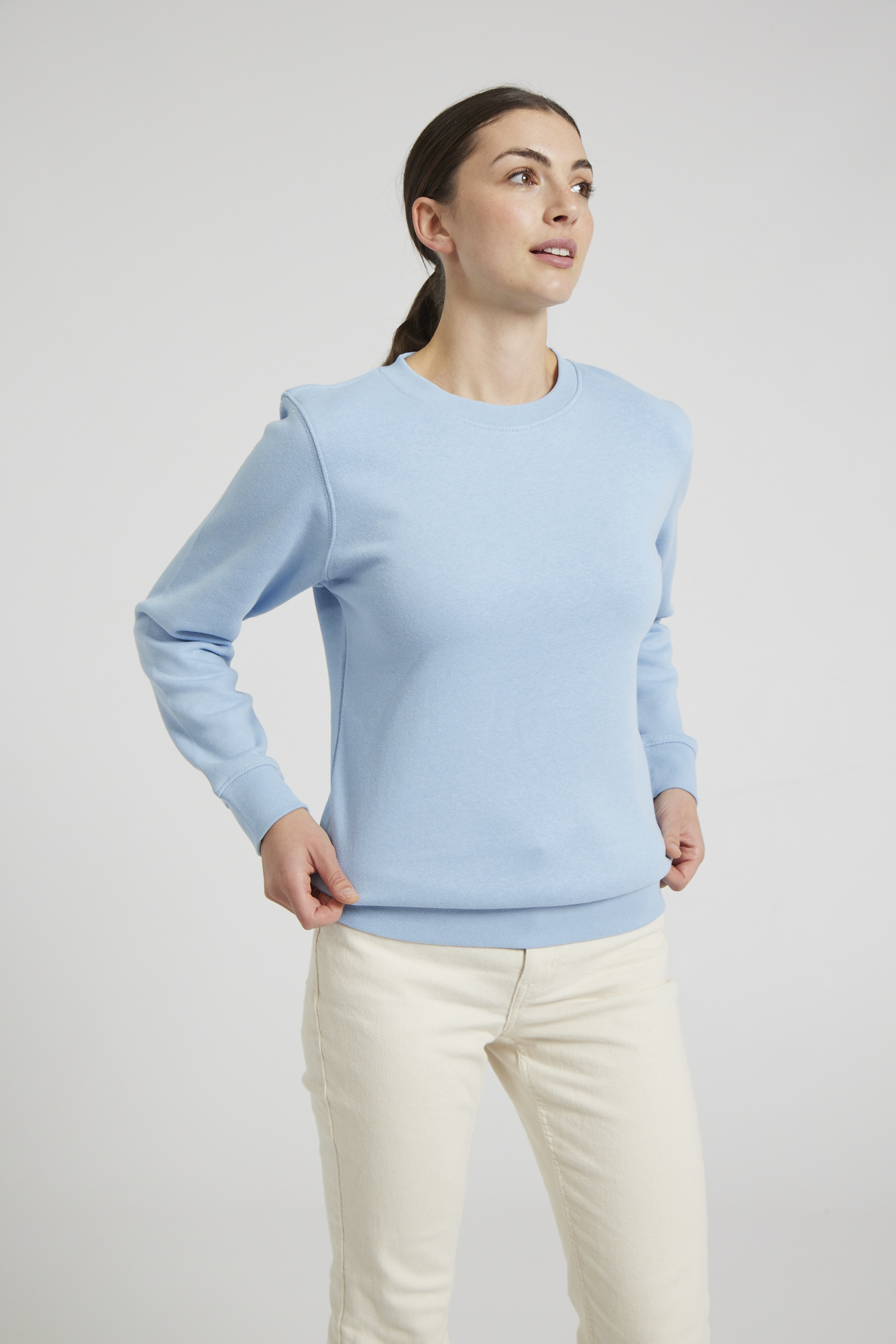 CR03-v2.0-Studio_274