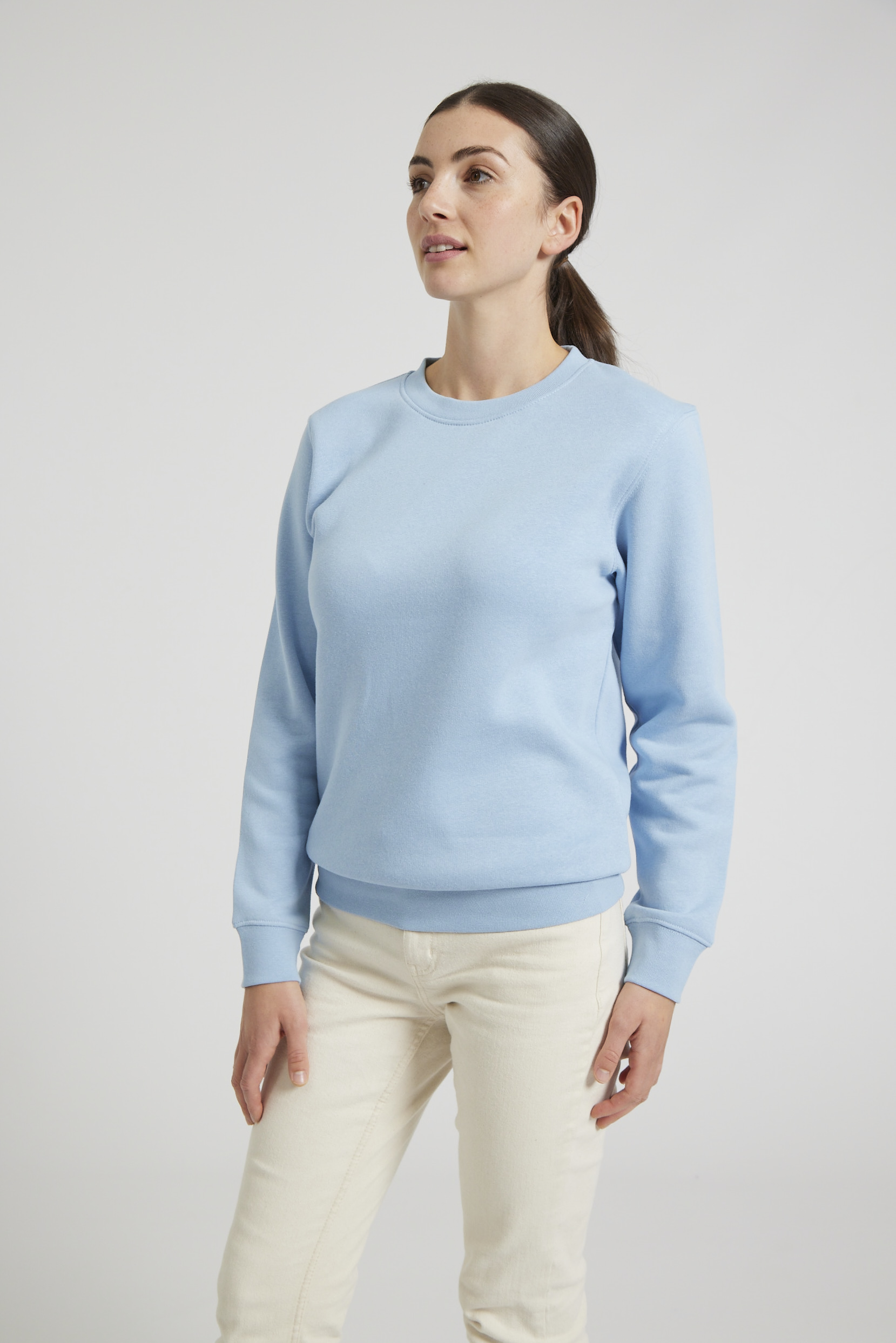 CR03-v2.0-Studio_277