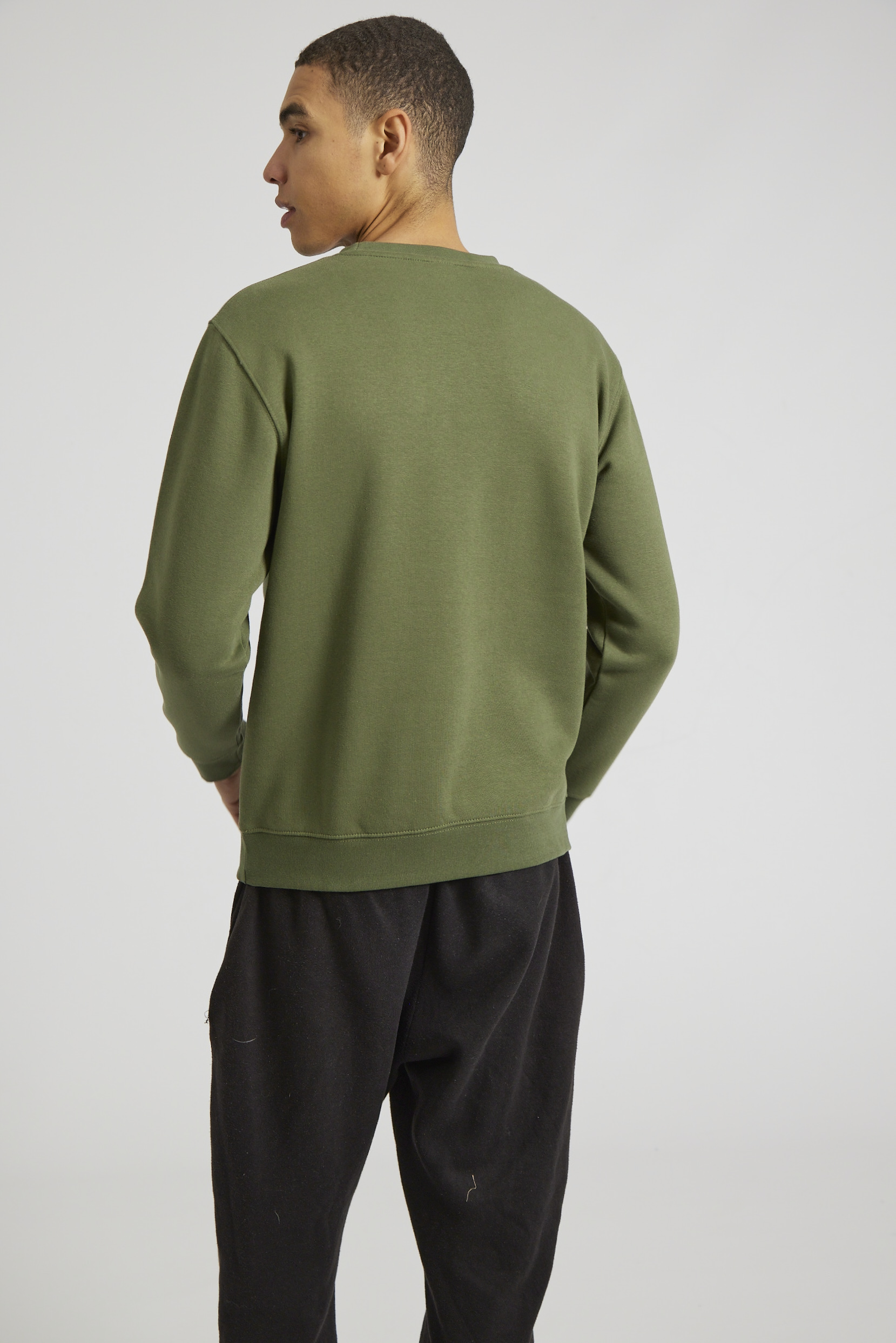 CR03-v2.0-Studio_296