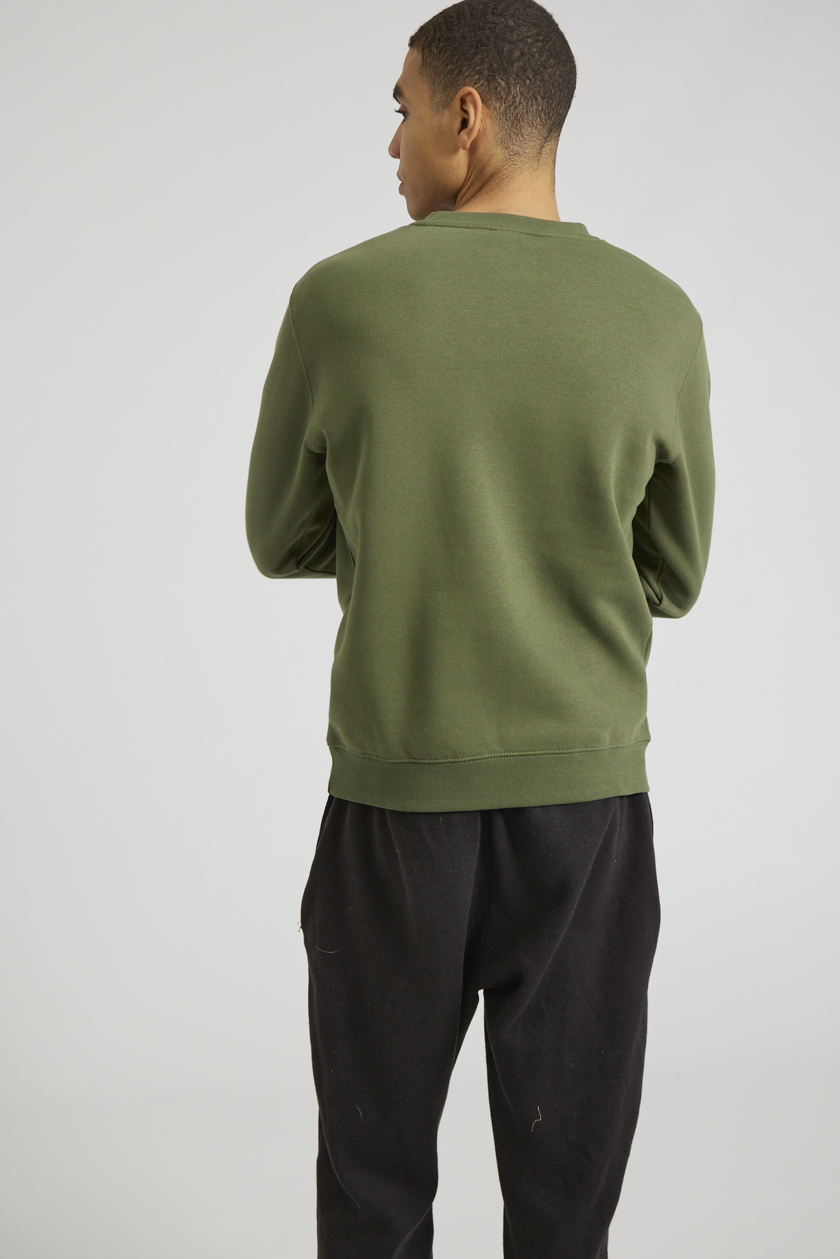 CR03-v2.0-Studio_313