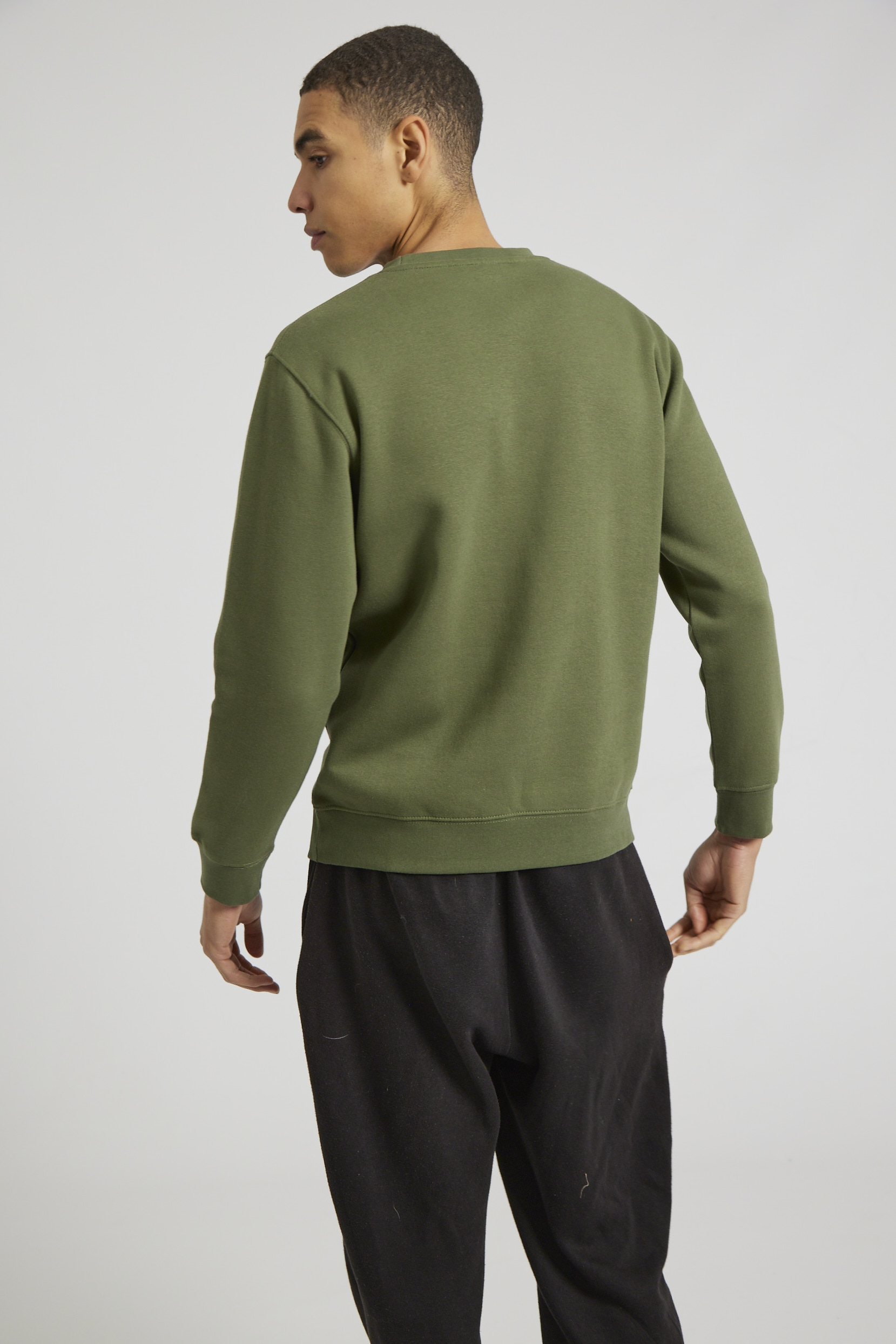 CR03-v2.0-Studio_316