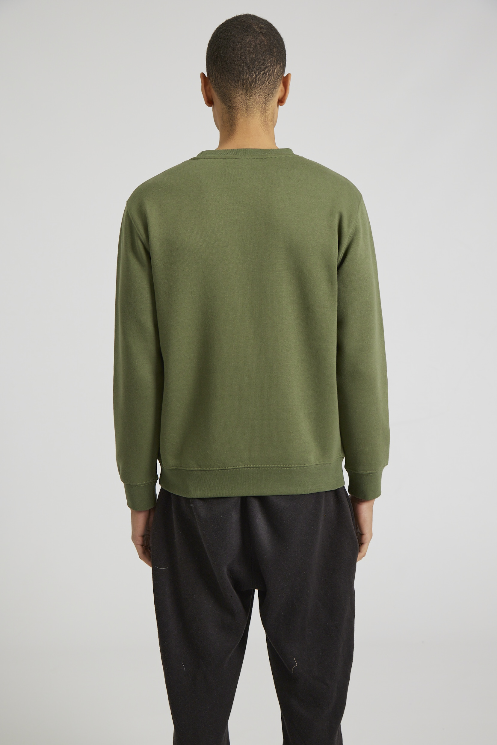 CR03-v2.0-Studio_318