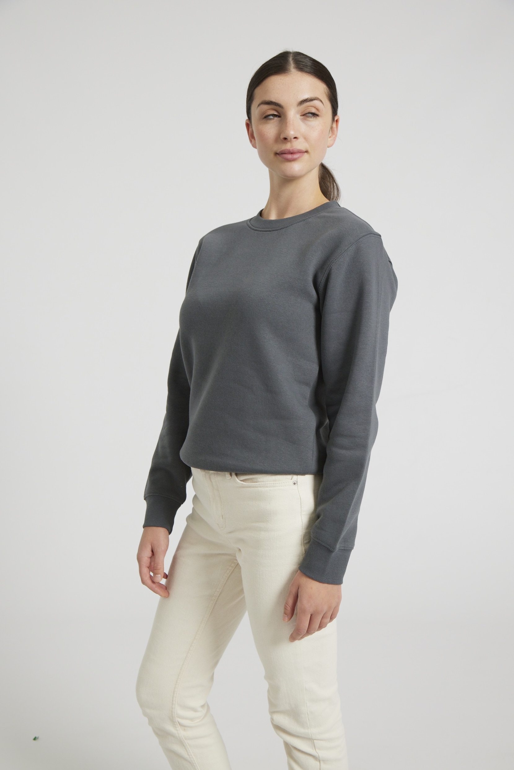 CR03-v2.0-Studio_334