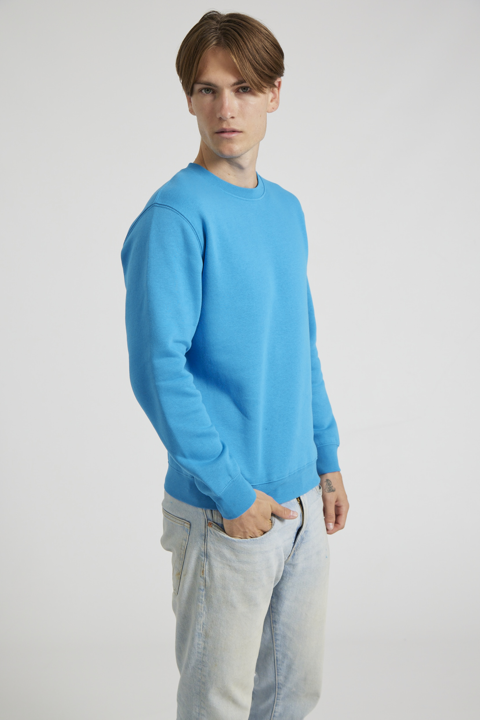 CR03-v2.0-Studio_337