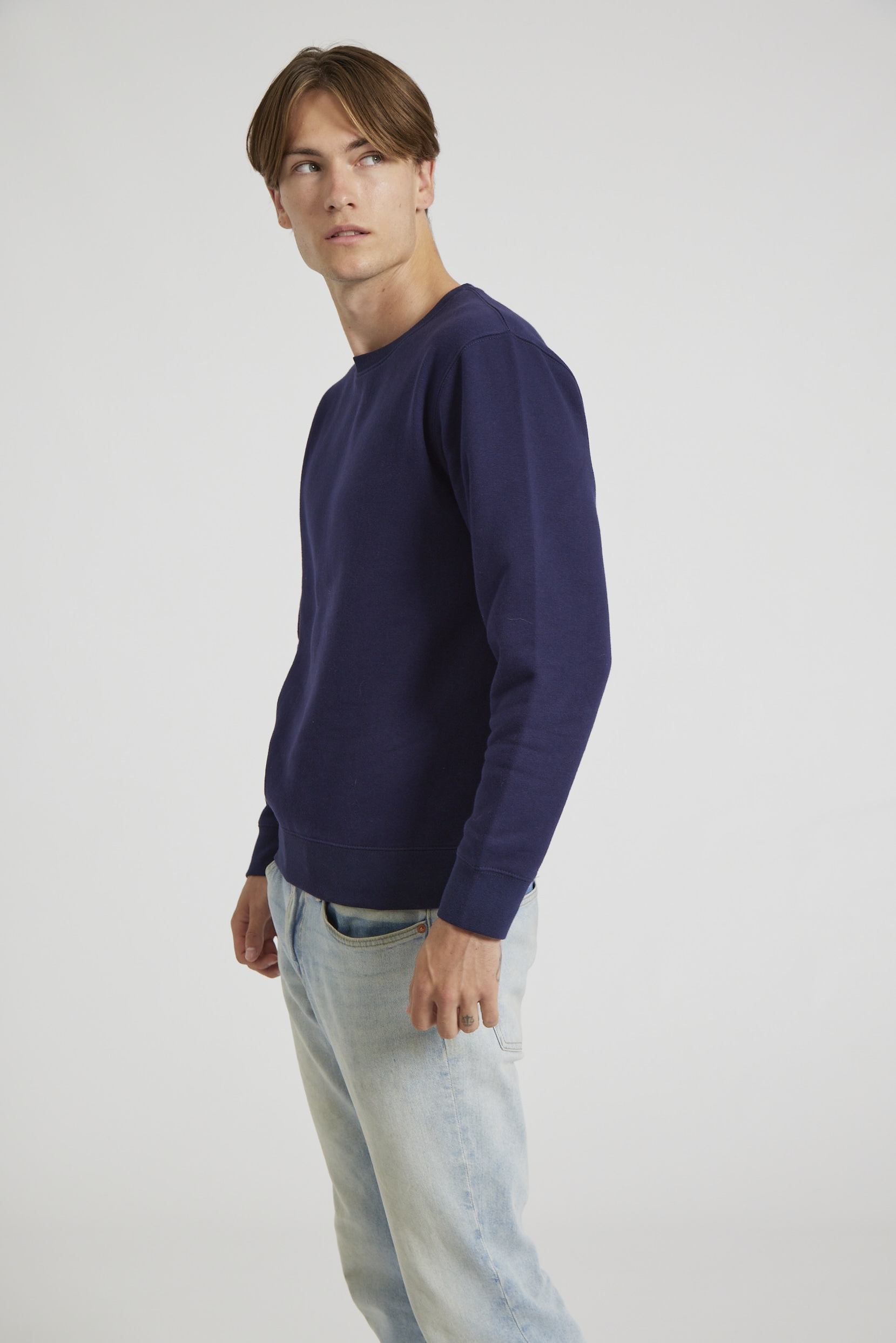 CR03-v2.0-Studio_367