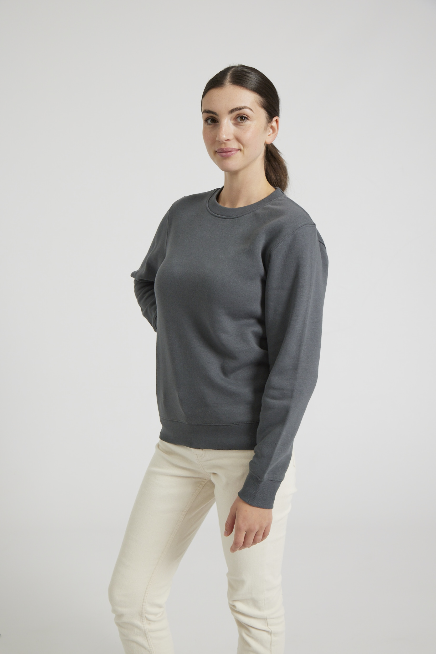 CR03-v2.0-Studio_368