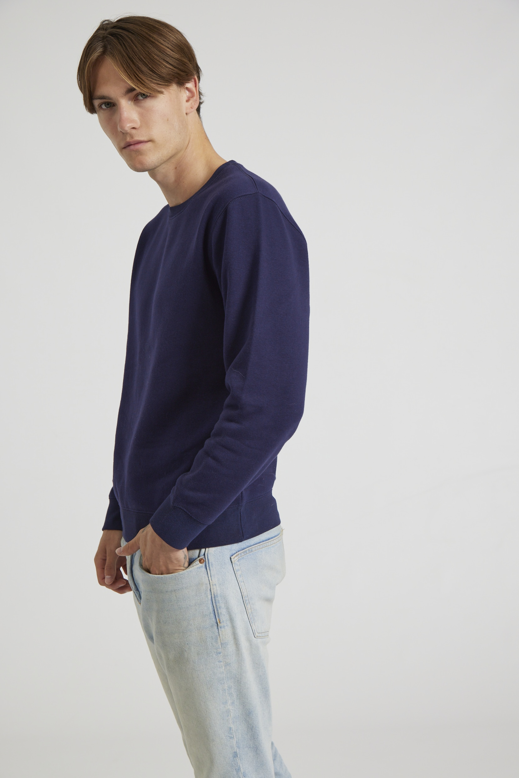 CR03-v2.0-Studio_375