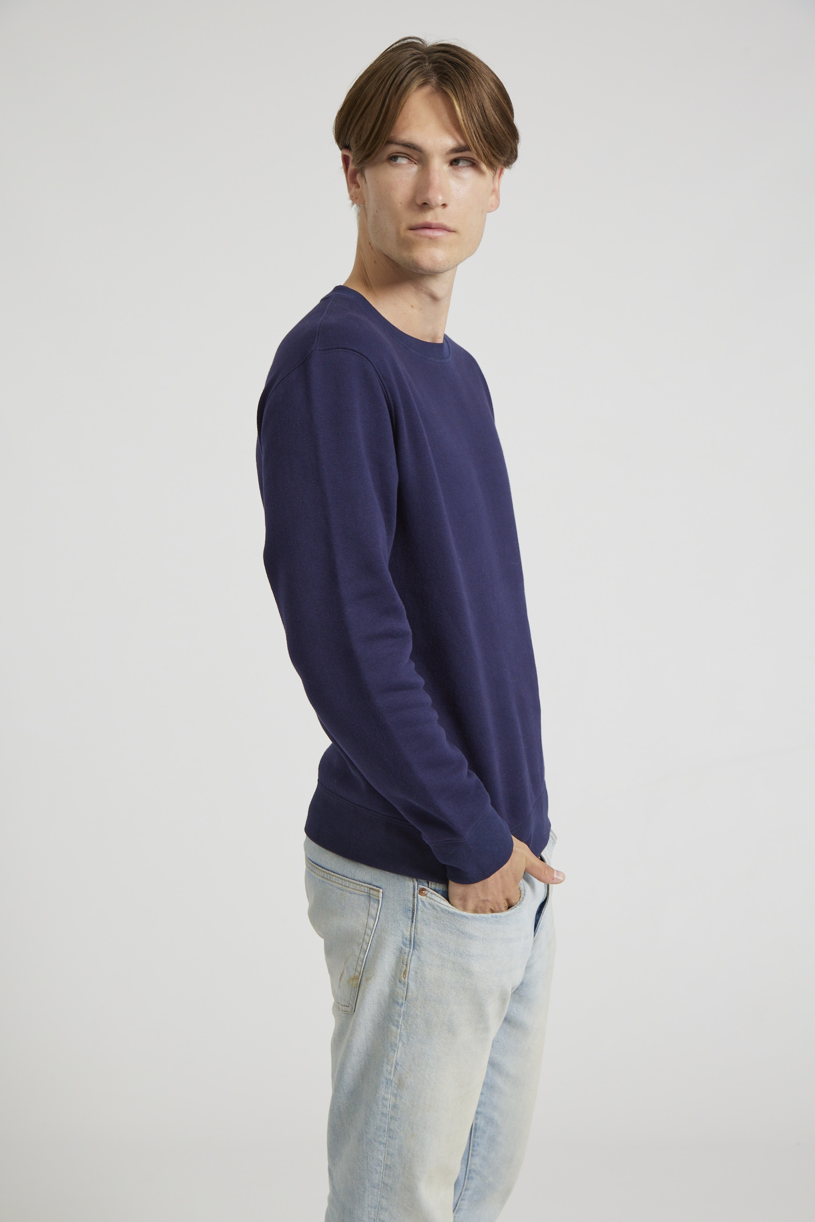 CR03-v2.0-Studio_377