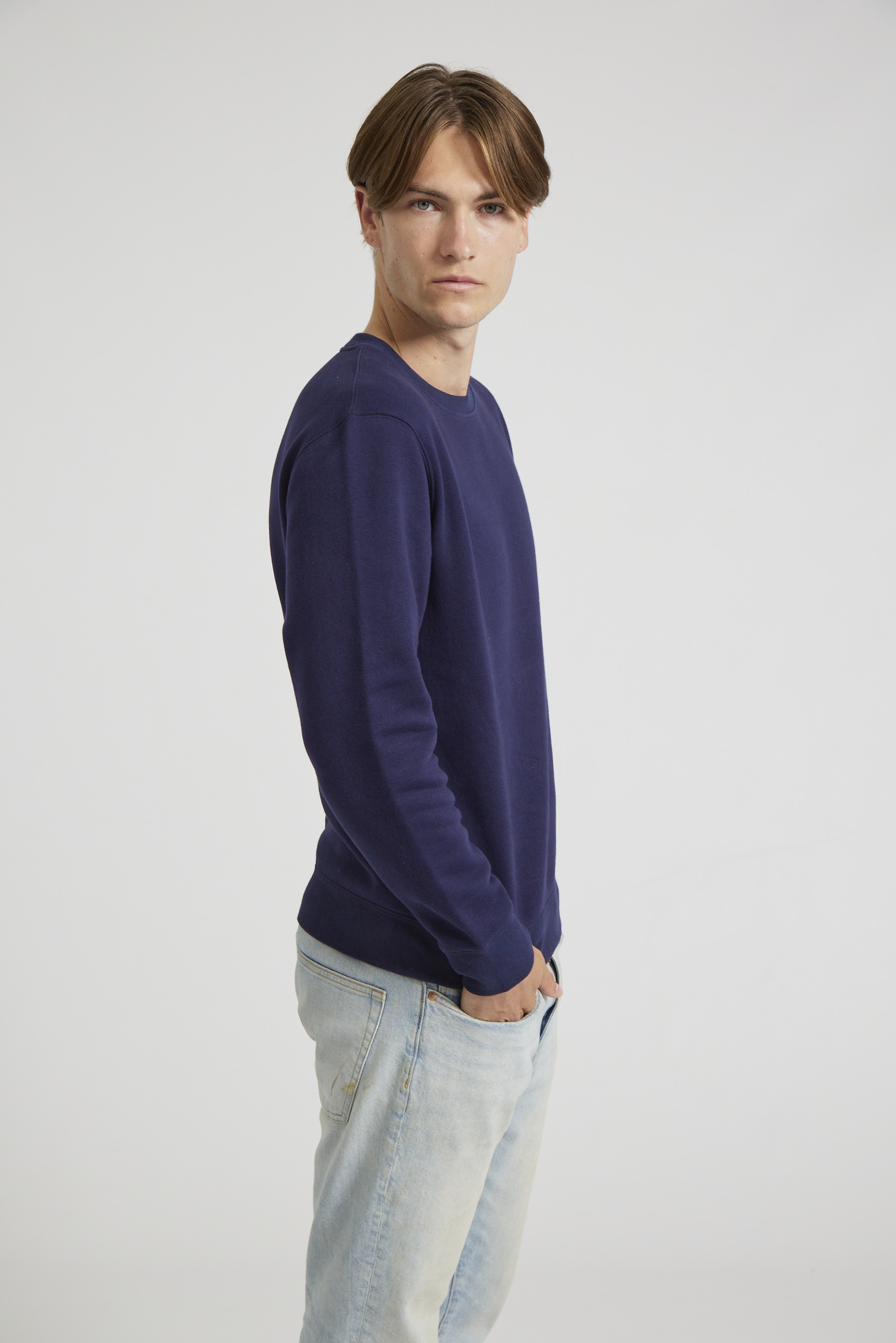 CR03-v2.0-Studio_381