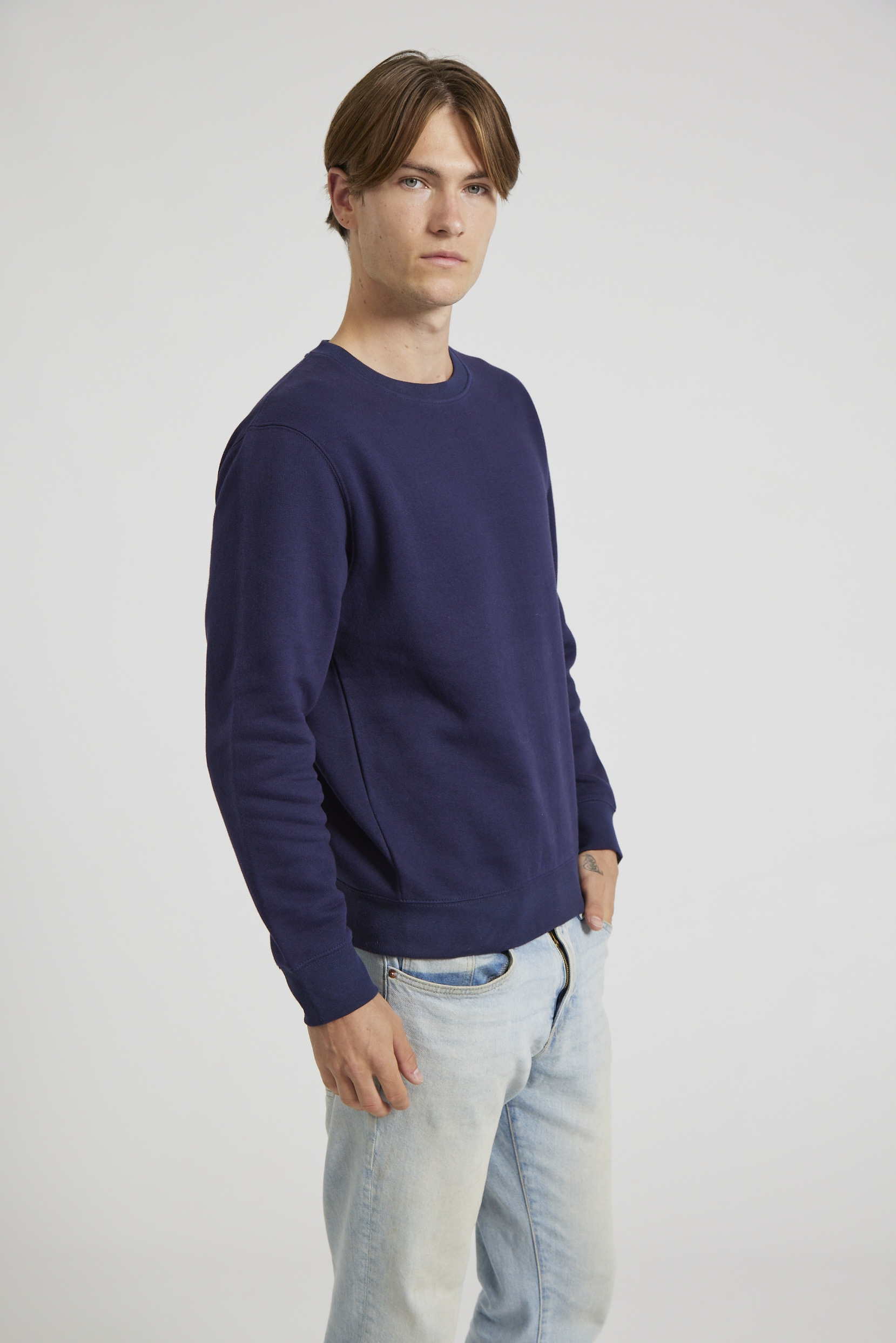 CR03-v2.0-Studio_384