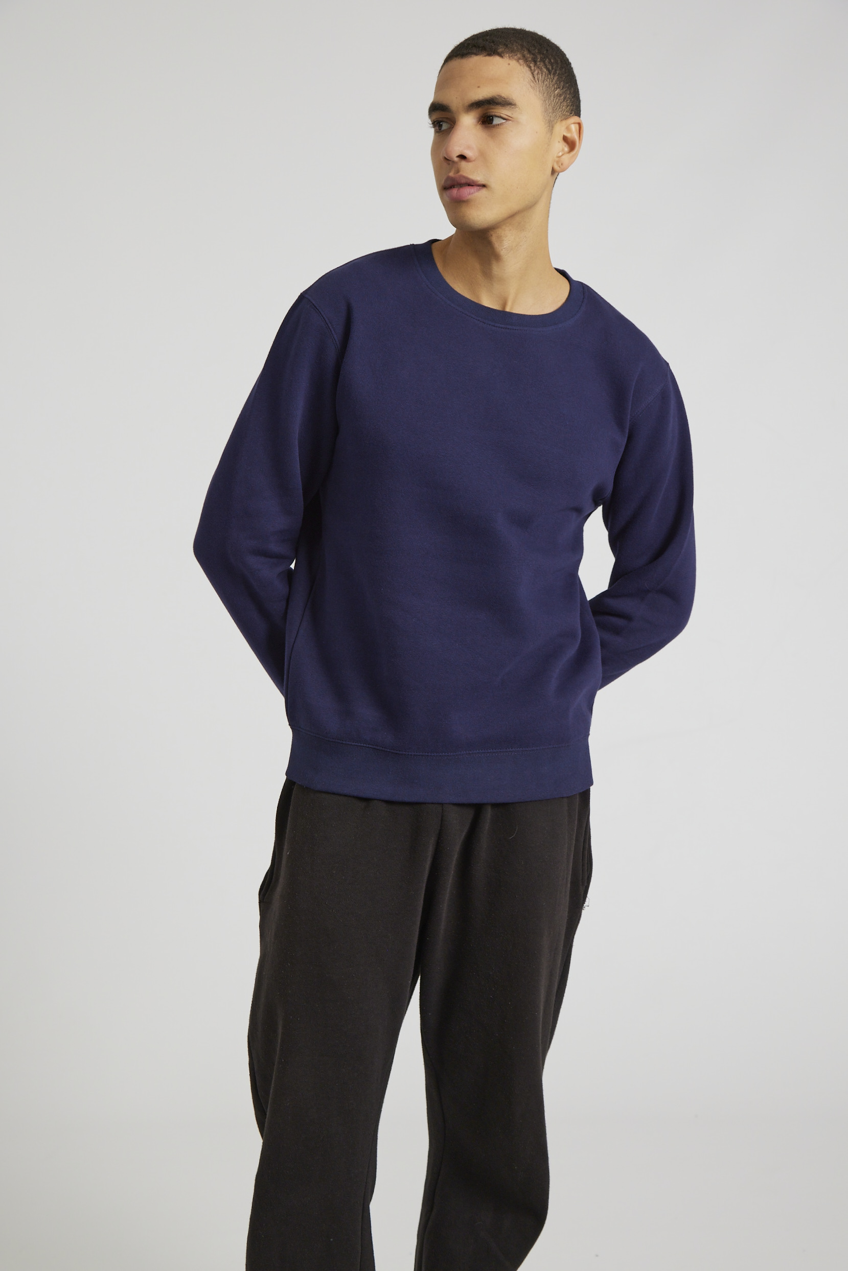 CR03-v2.0-Studio_385