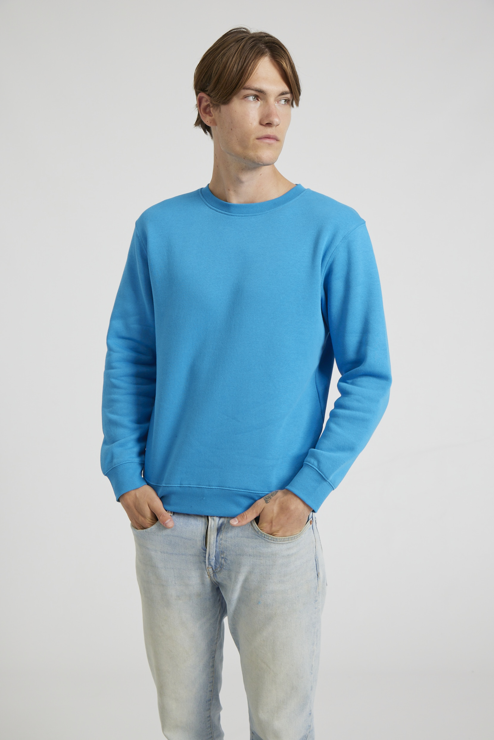 CR03-v2.0-Studio_386