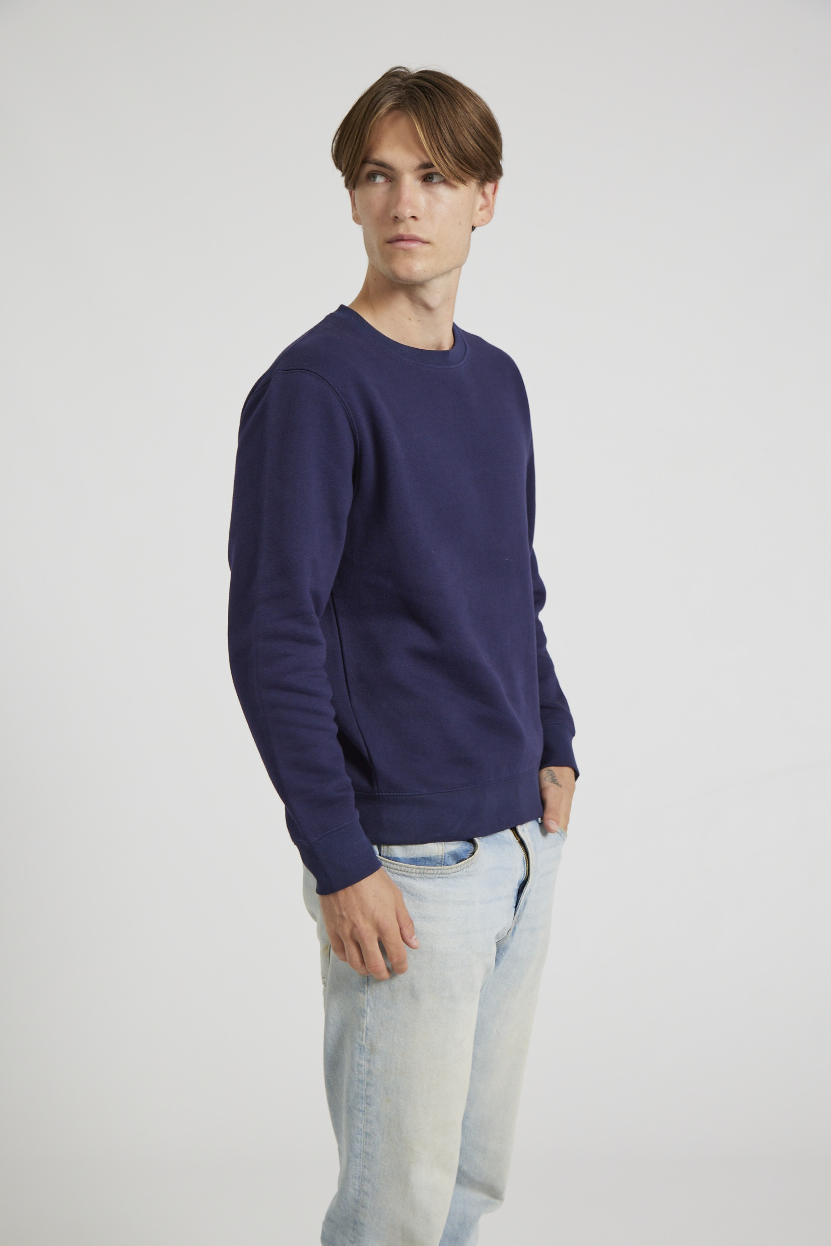 CR03-v2.0-Studio_387