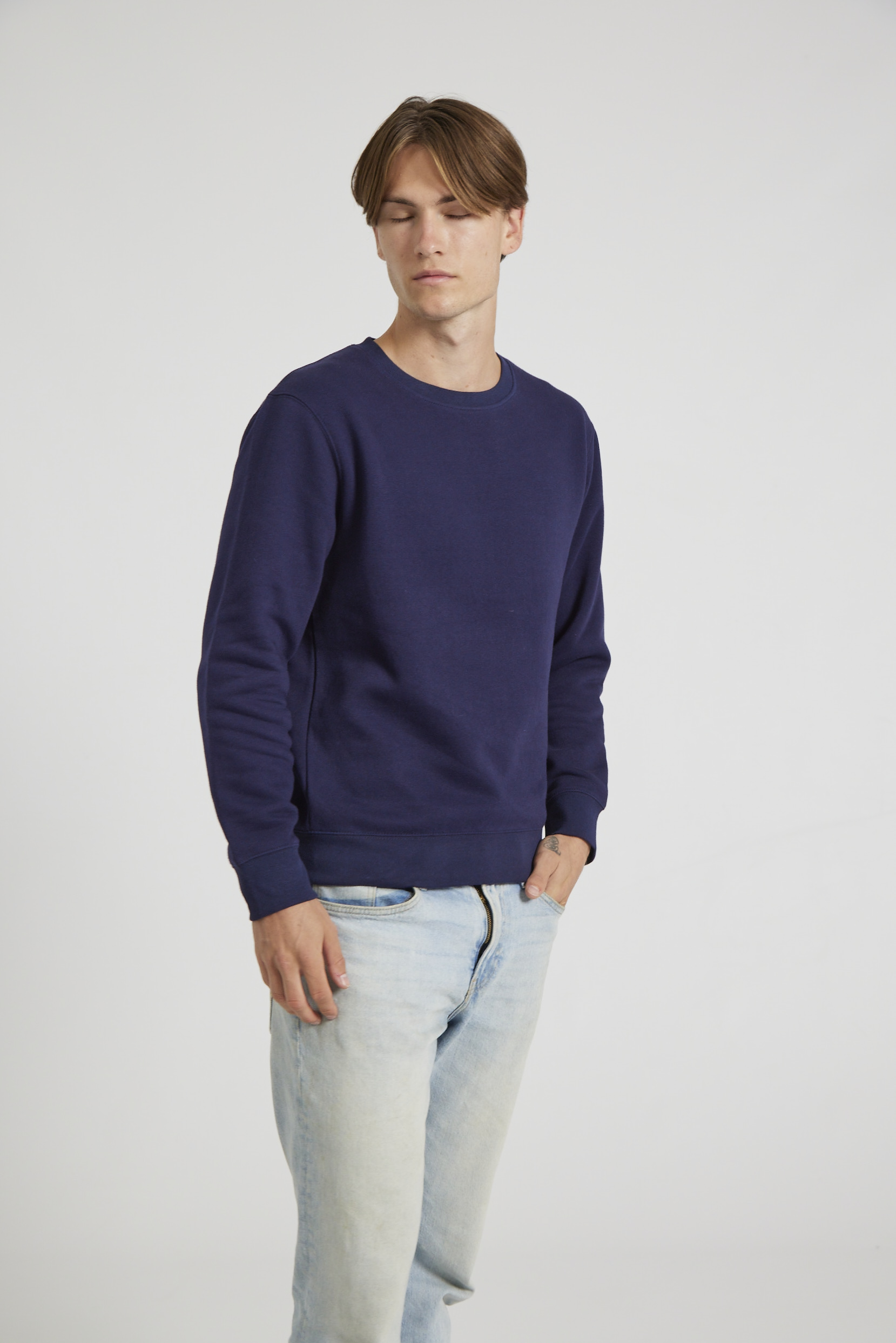 CR03-v2.0-Studio_388