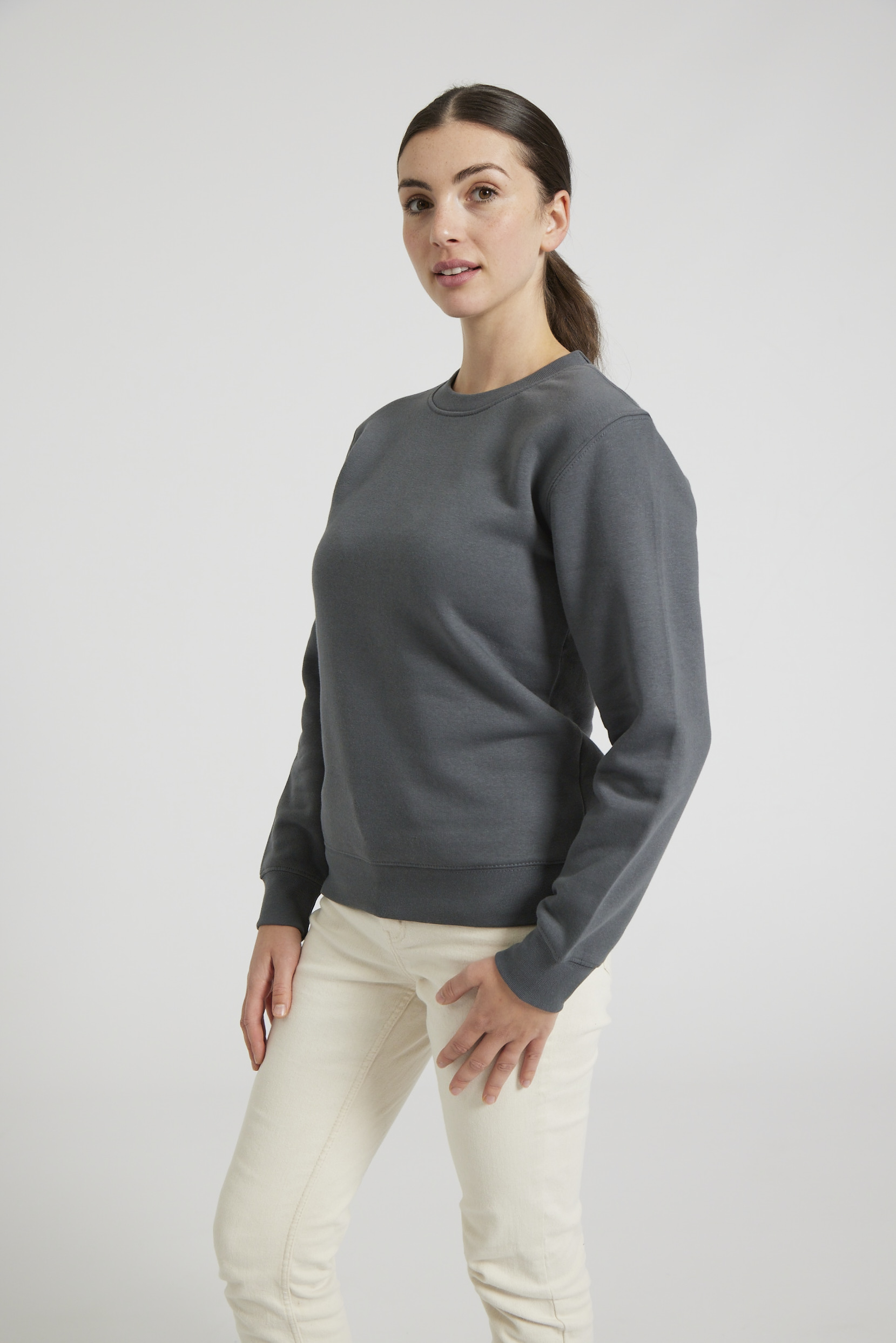 CR03-v2.0-Studio_390