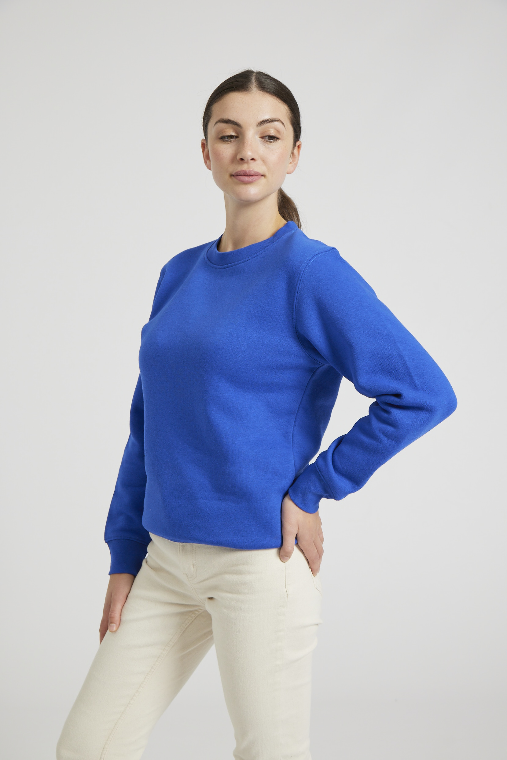 CR03-v2.0-Studio_409