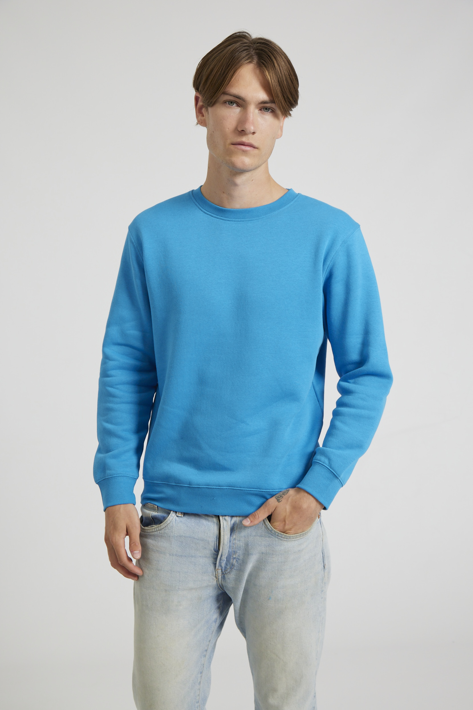 CR03-v2.0-Studio_422