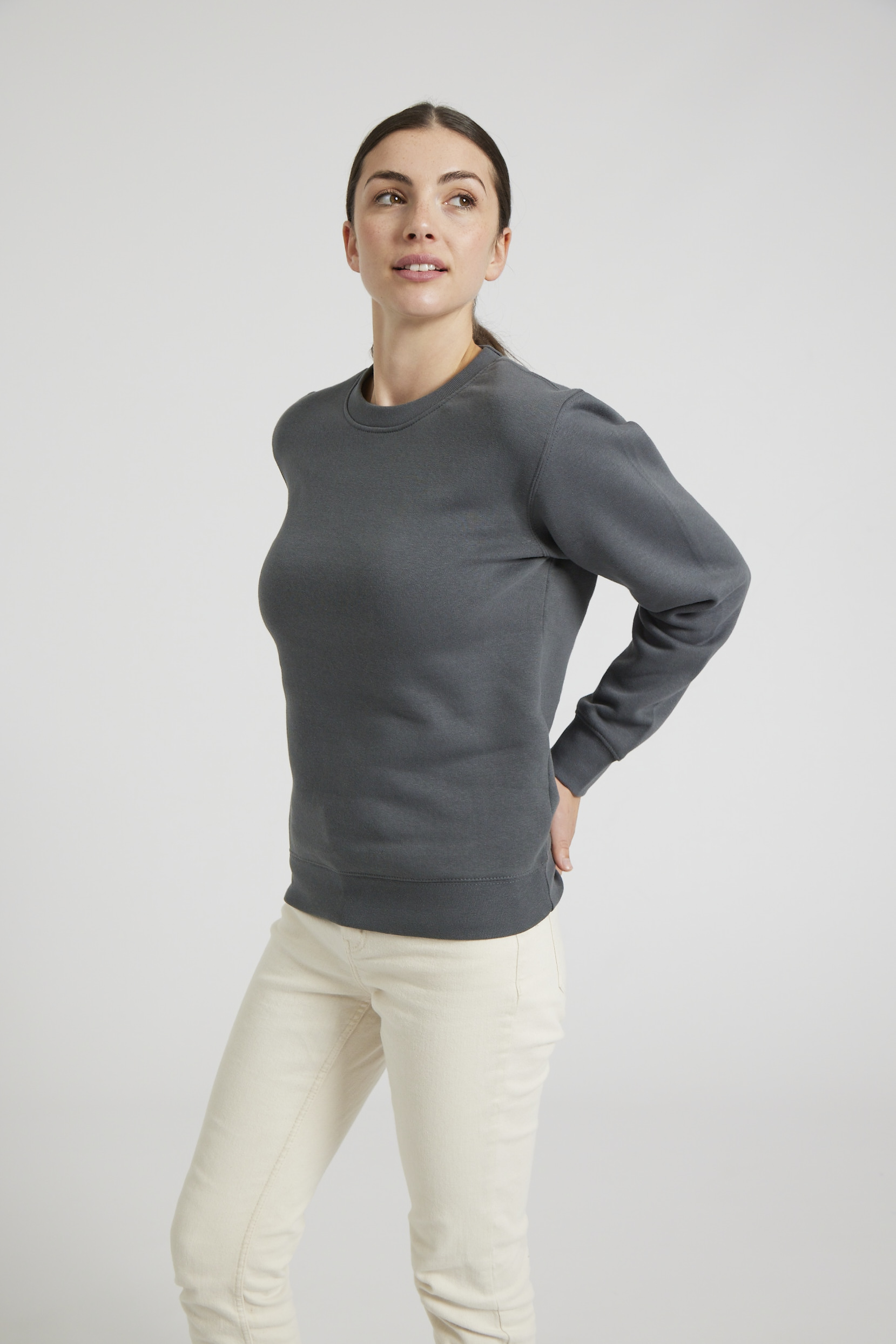 CR03-v2.0-Studio_423