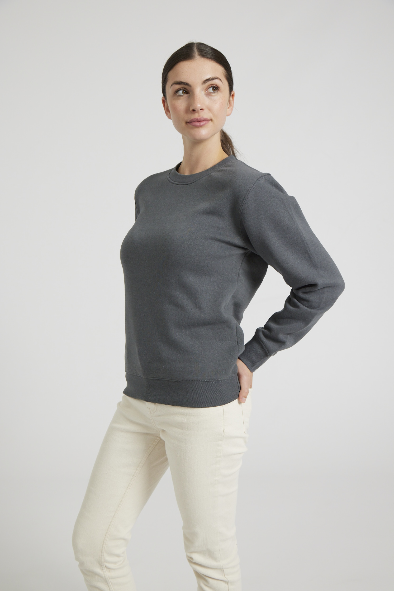 CR03-v2.0-Studio_434