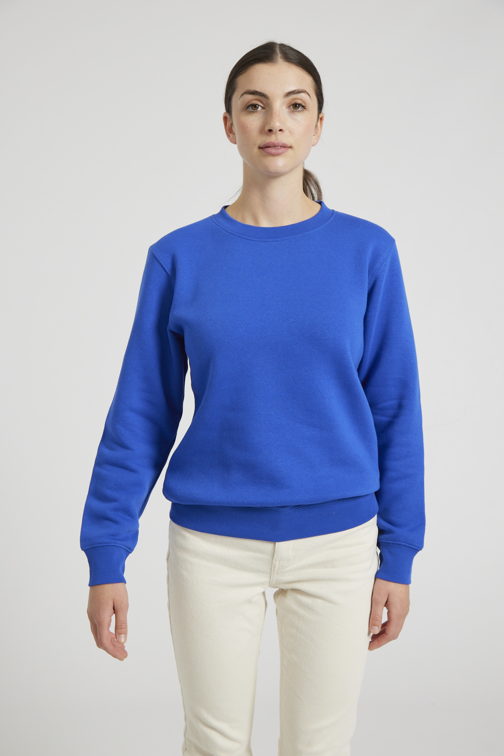 CR03-v2.0-Studio_437