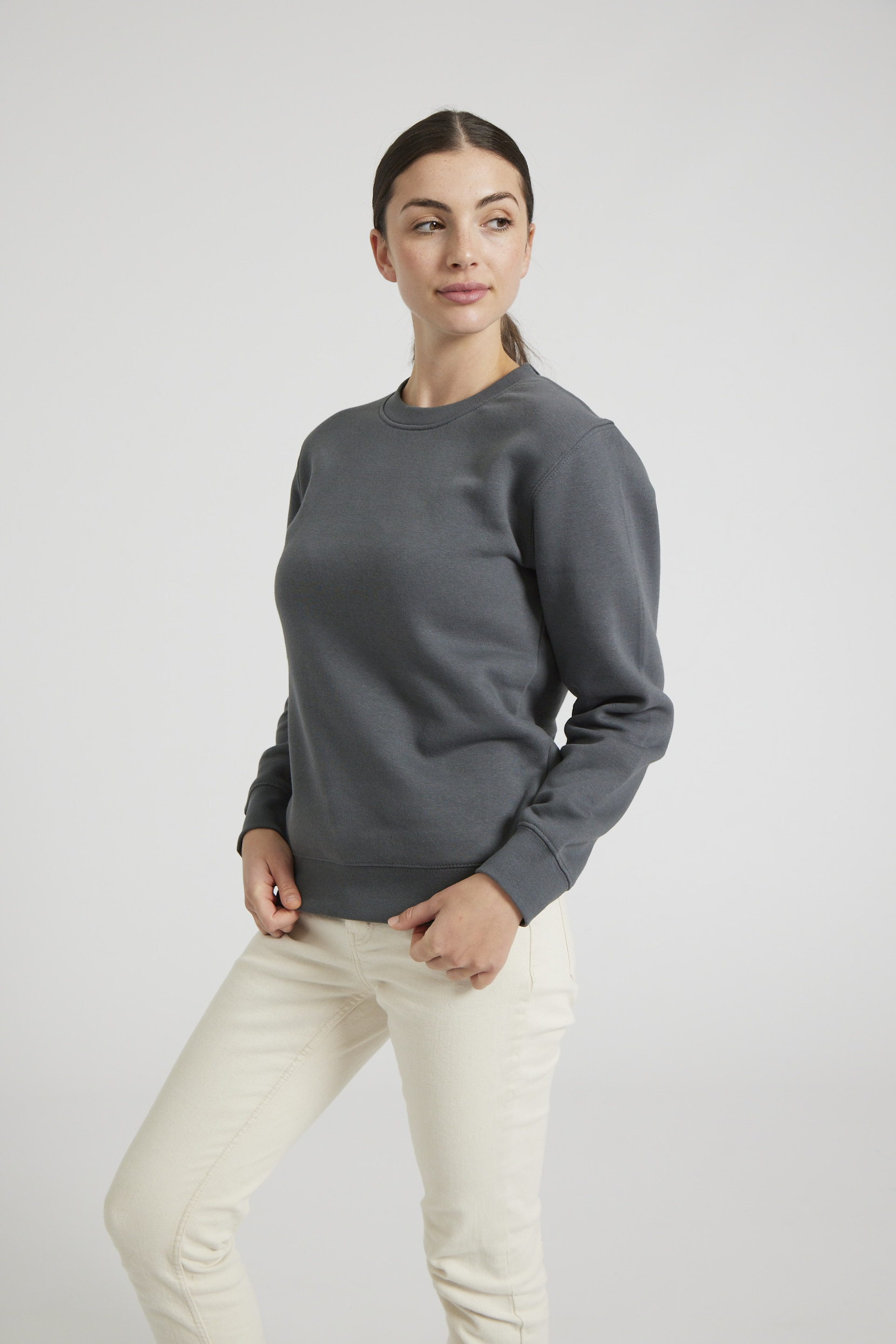 CR03-v2.0-Studio_457