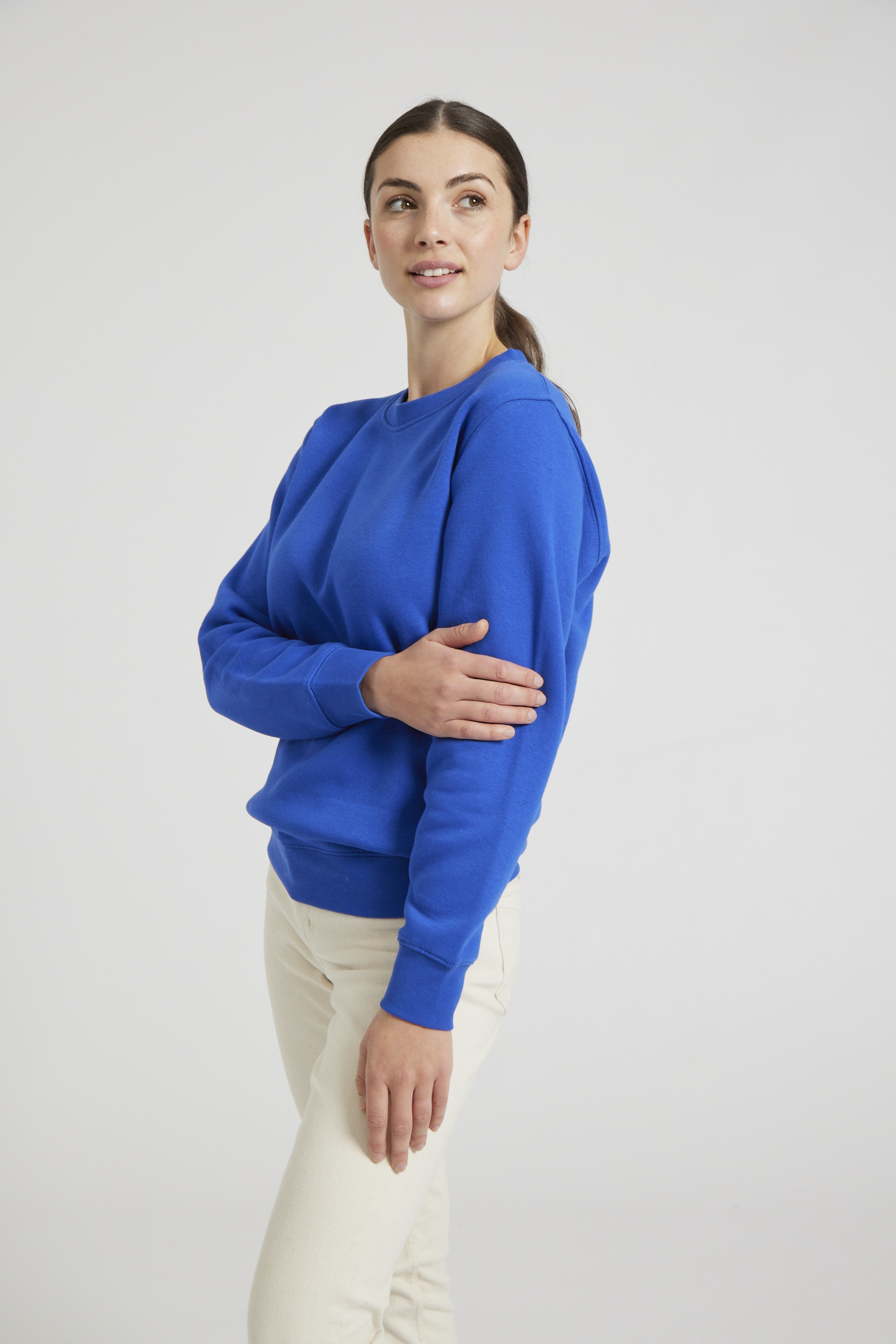 CR03-v2.0-Studio_461