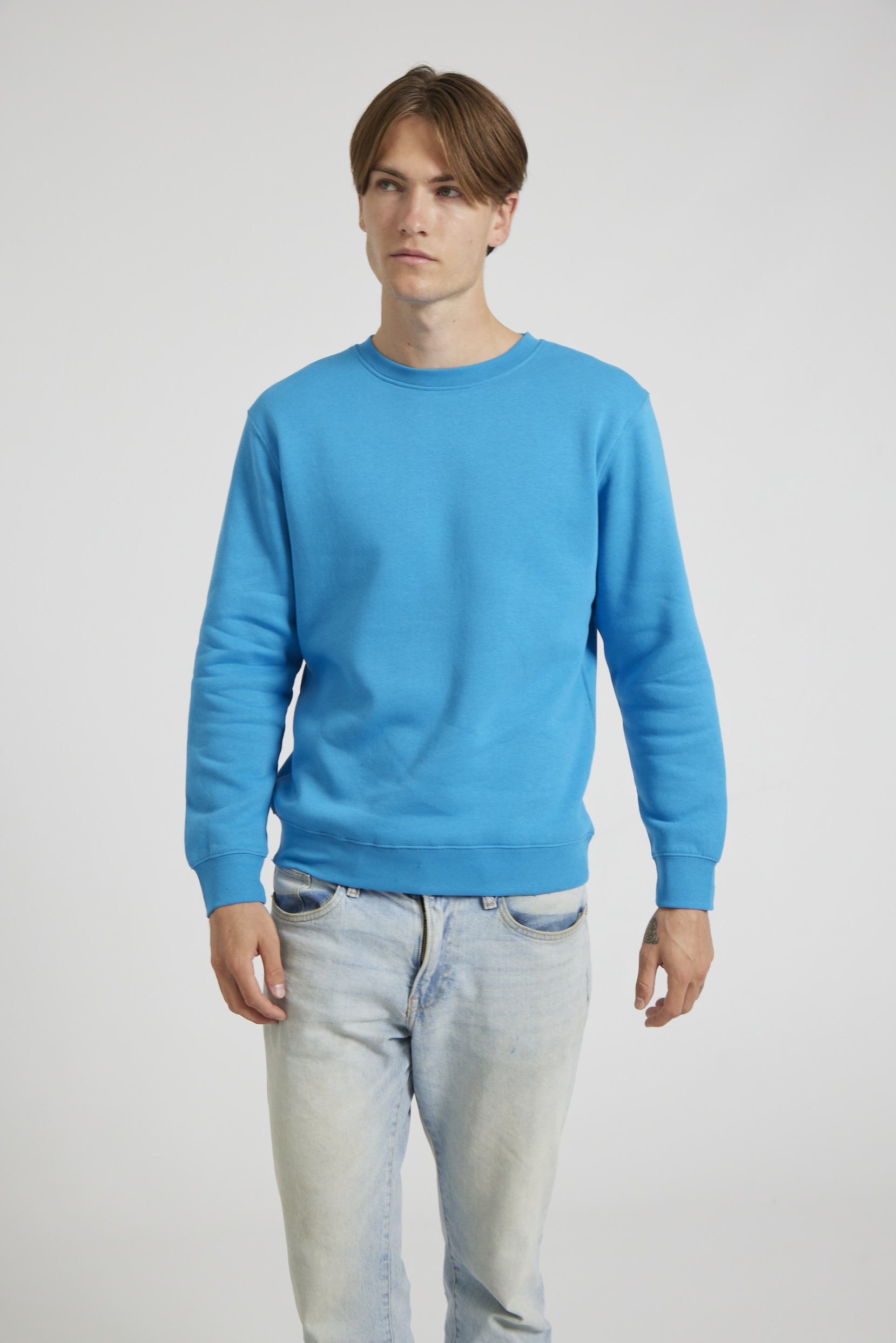 CR03-v2.0-Studio_484