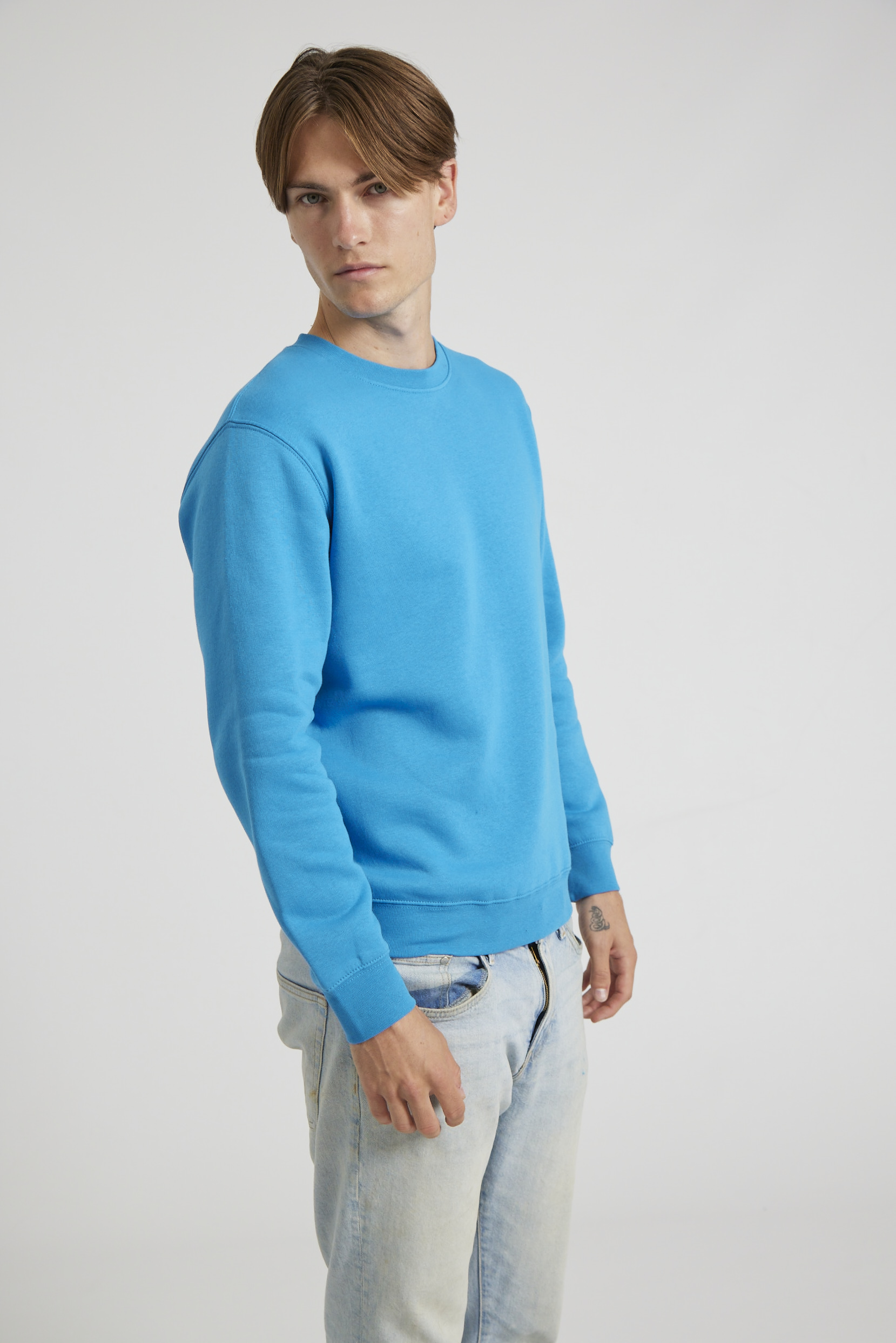 CR03-v2.0-Studio_487