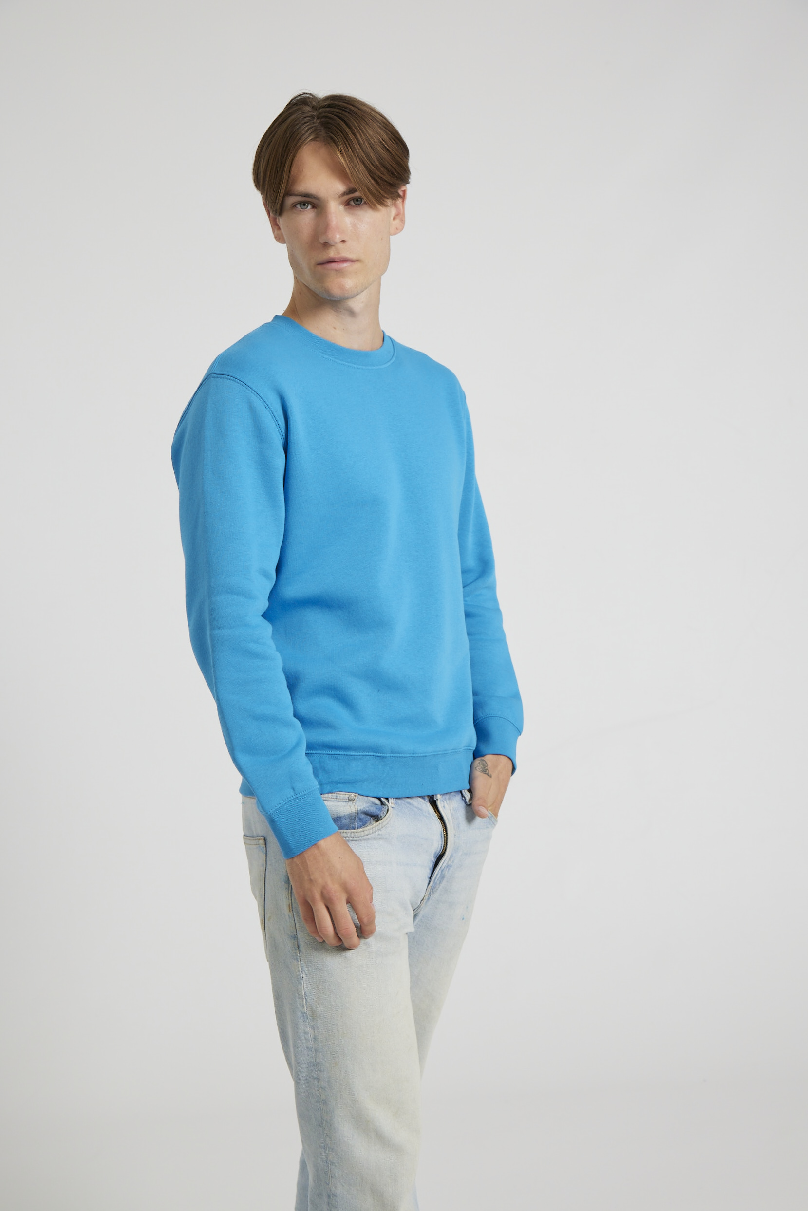 CR03-v2.0-Studio_491