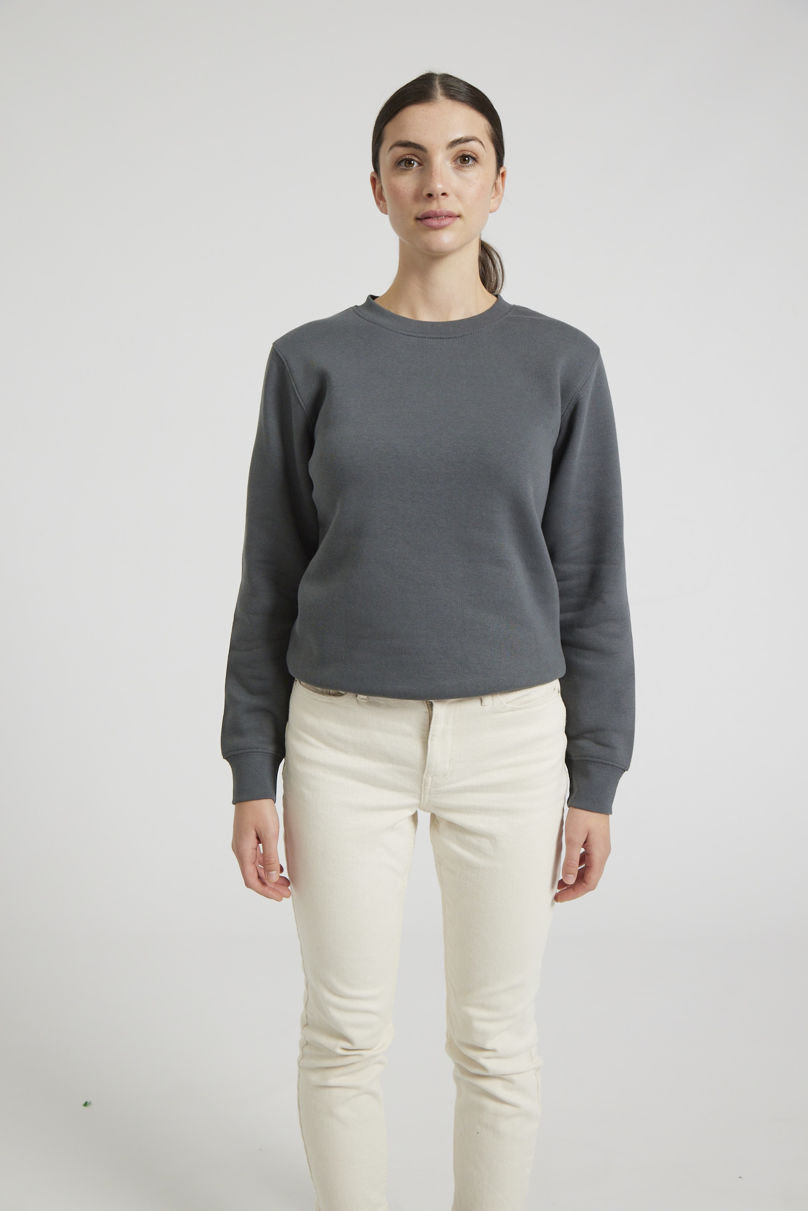 CR03-v2.0-Studio_493