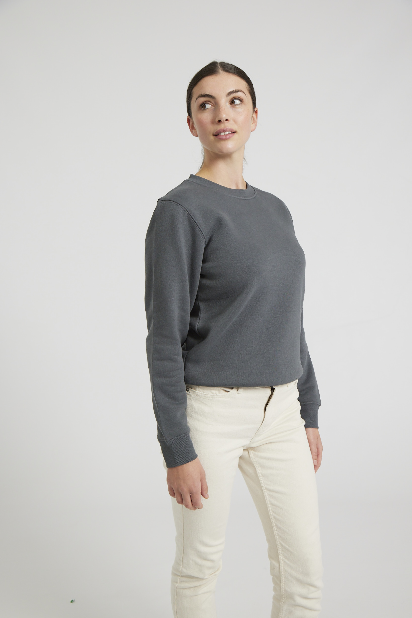 CR03-v2.0-Studio_519