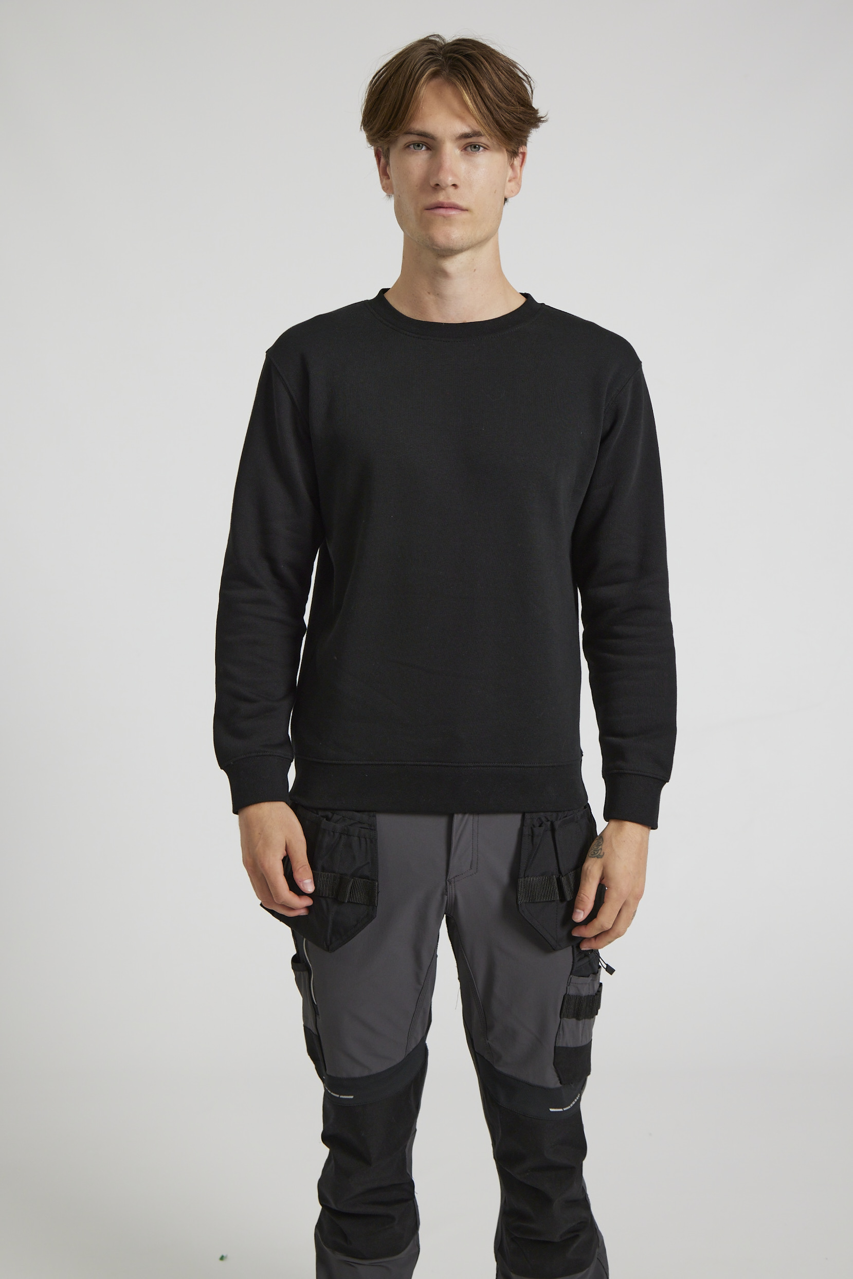 CR03-v2.0-Studio_528